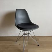 Lot of 4 original Eames DSR chairs by Vitra – with cushion