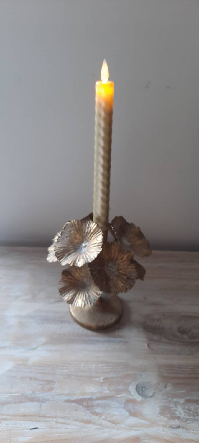 Metal floral candle holder