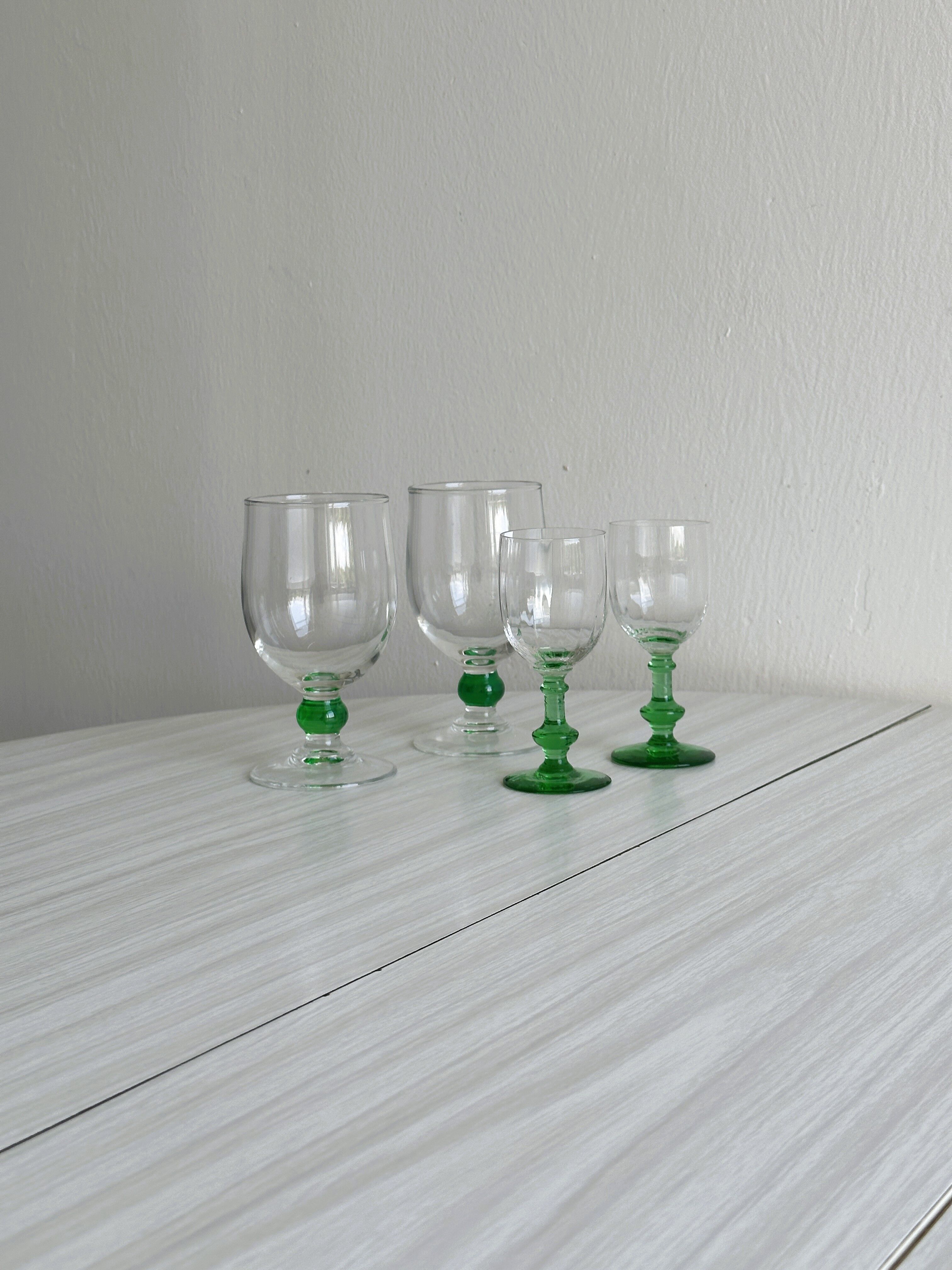 Lot de 4 verres vintage à pied vert