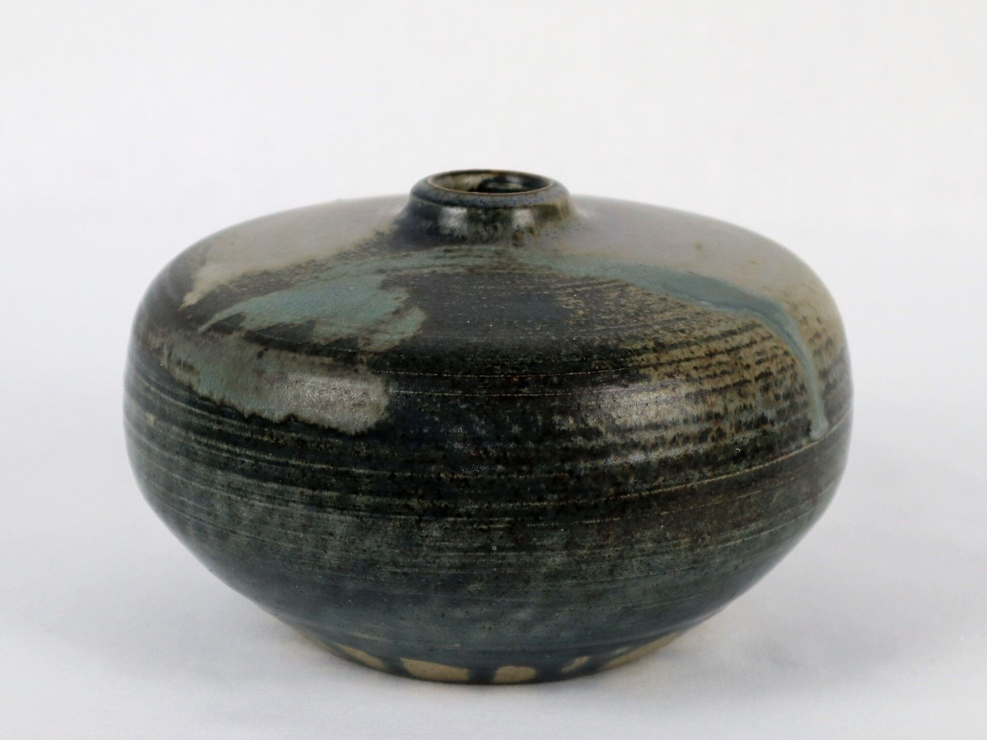 Basil vase in sandstone 1980