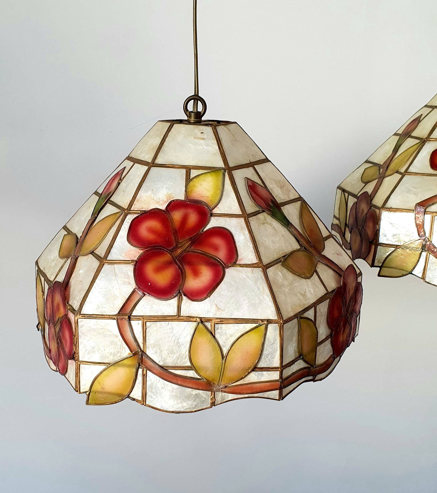 Duo de suspensions vintage en nacre
