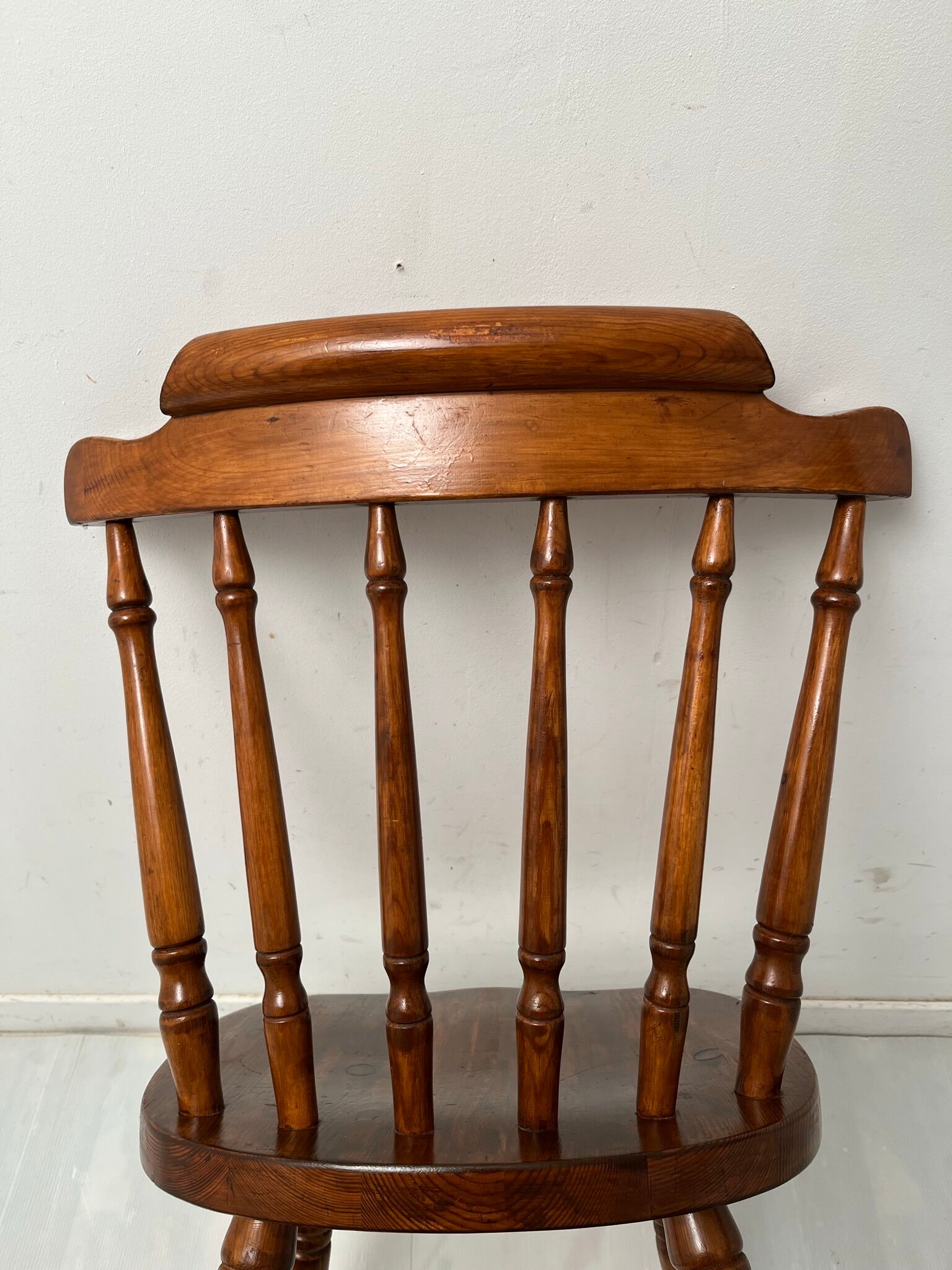 4 chaises western de saloon vintage 1970-1980