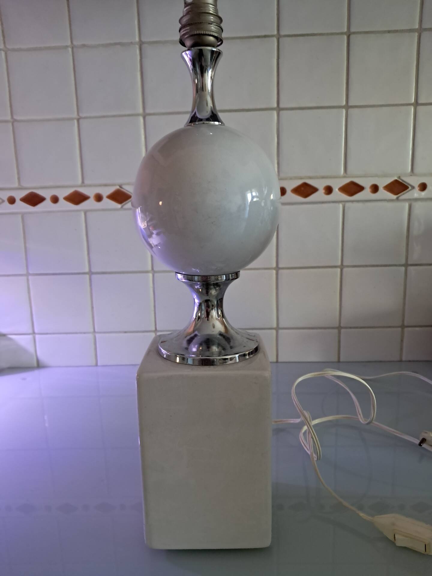 White ceramic lamp base