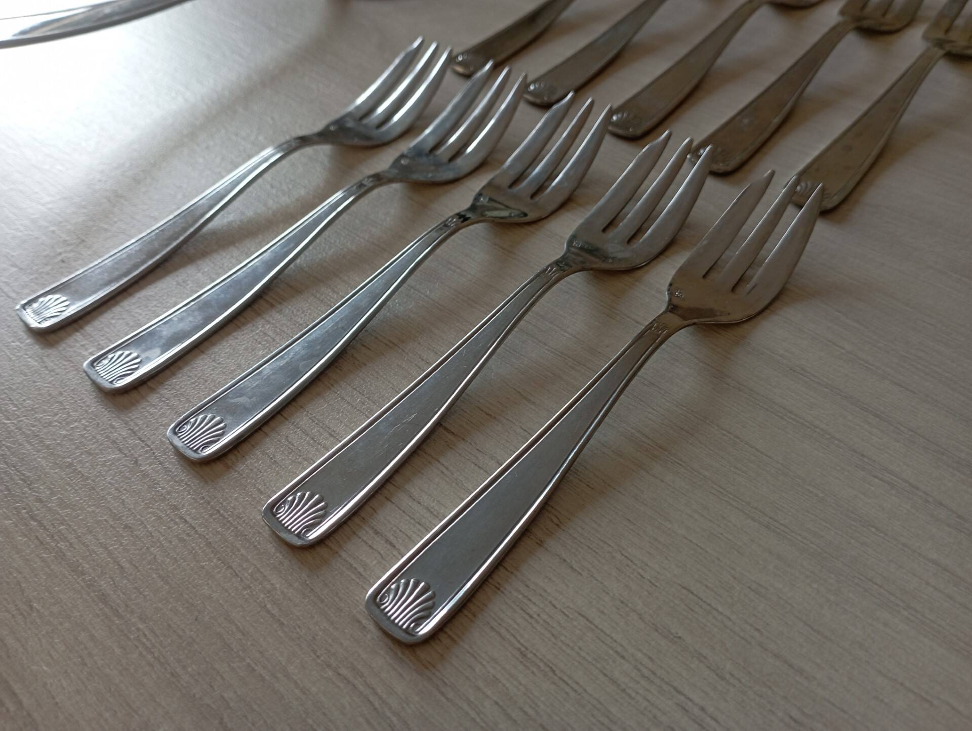 Dessert forks