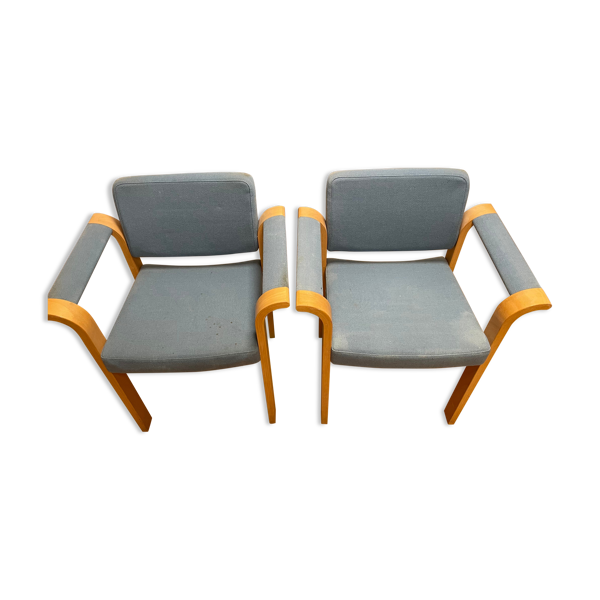 Lot de 2 chaises Rud Thygesen et Johnny Sorensen — Beyit