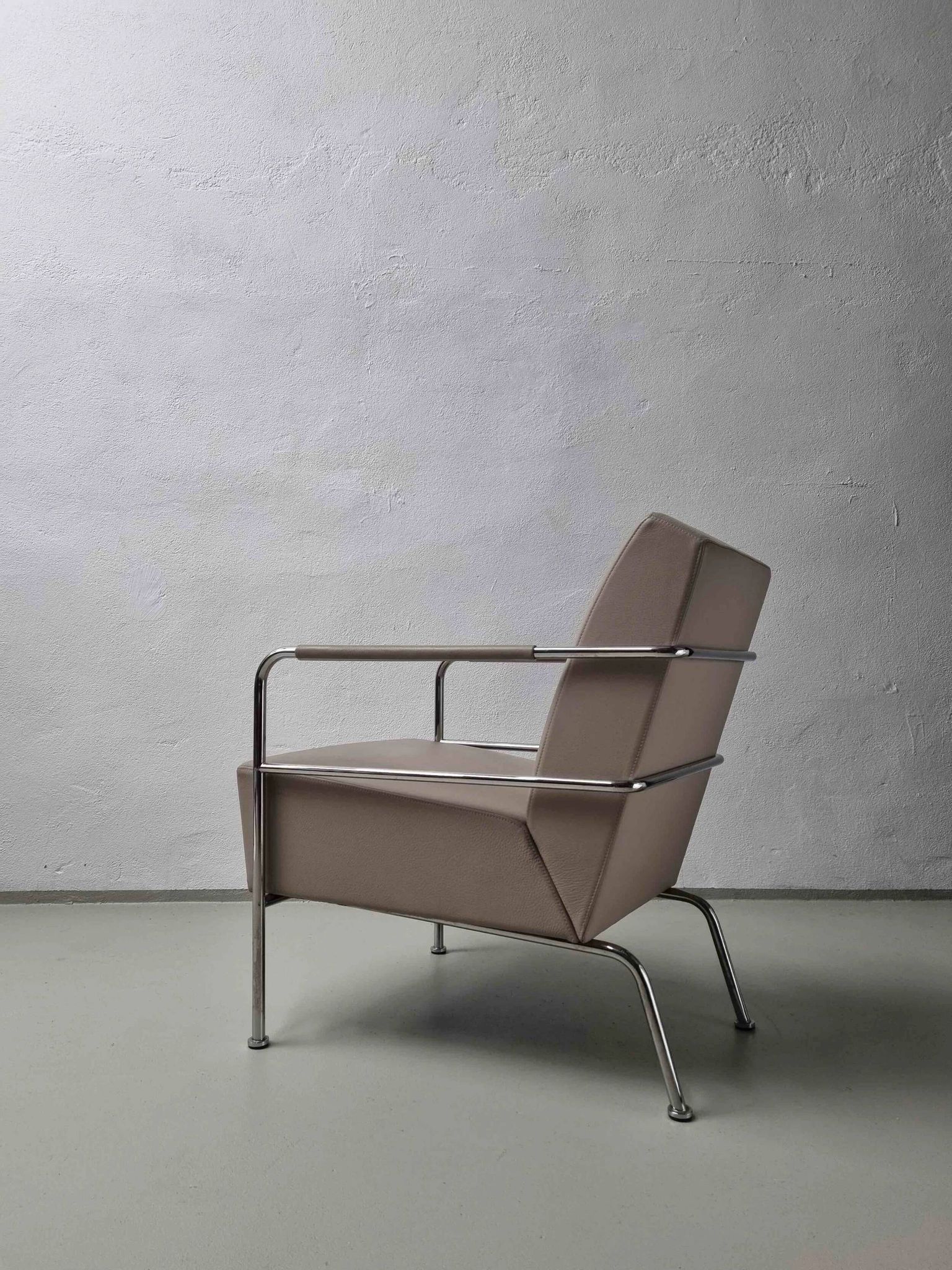 2 vintage nude leather "Cinema" easy chairs by Gunilla Allard for Lammhults | 1990s