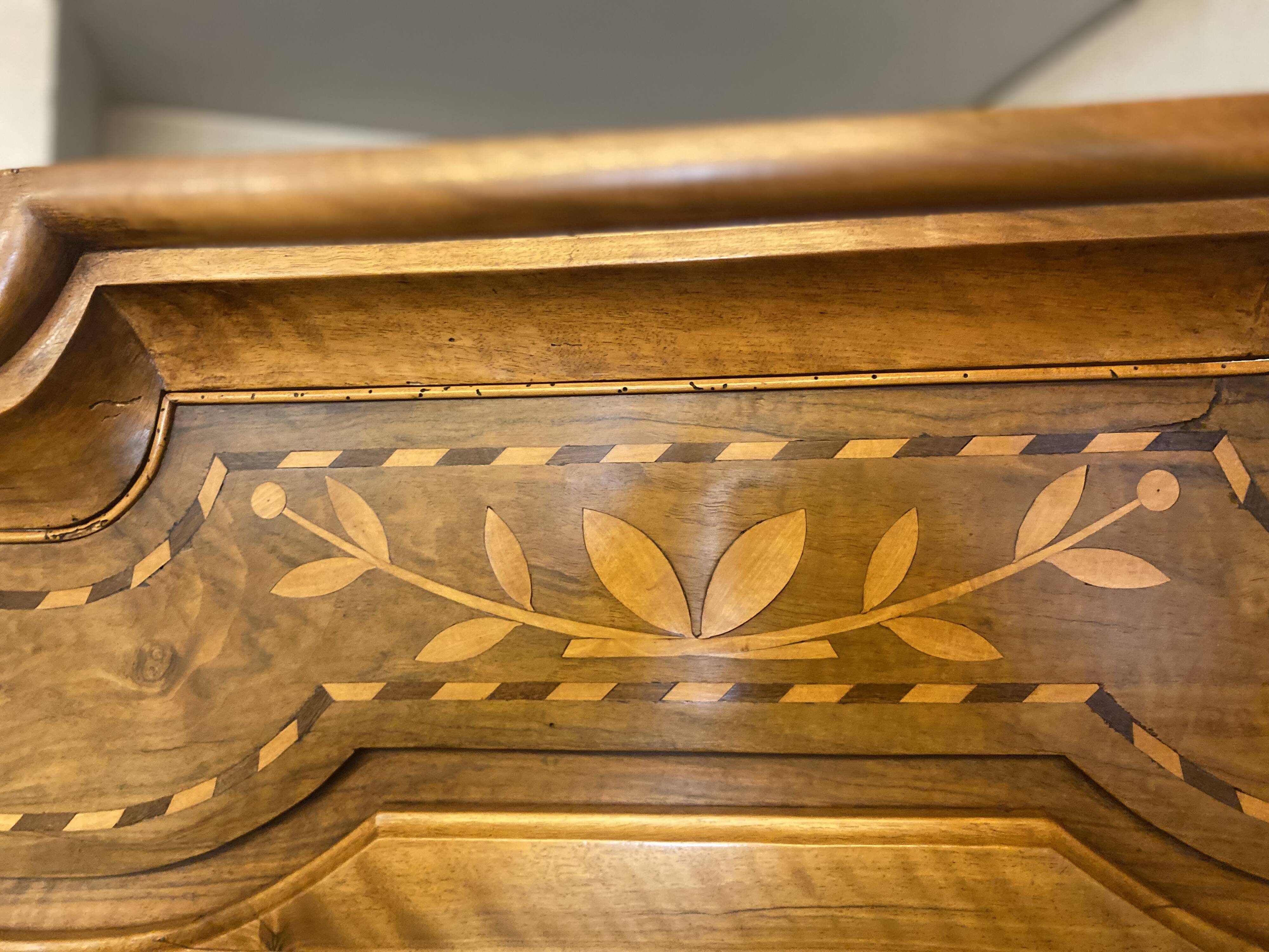 Bonnetière en noyer