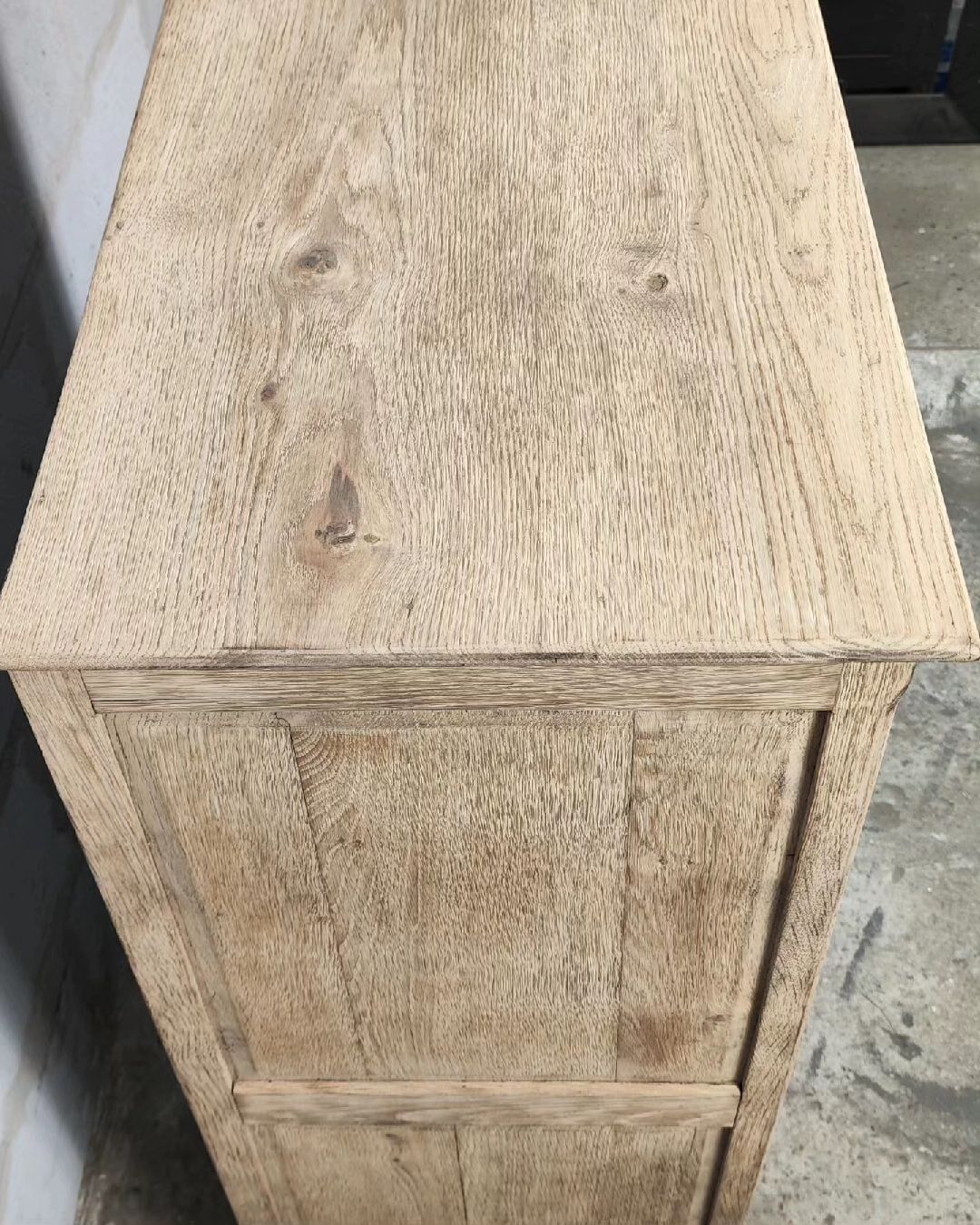 Oak chest of drawers five drawers