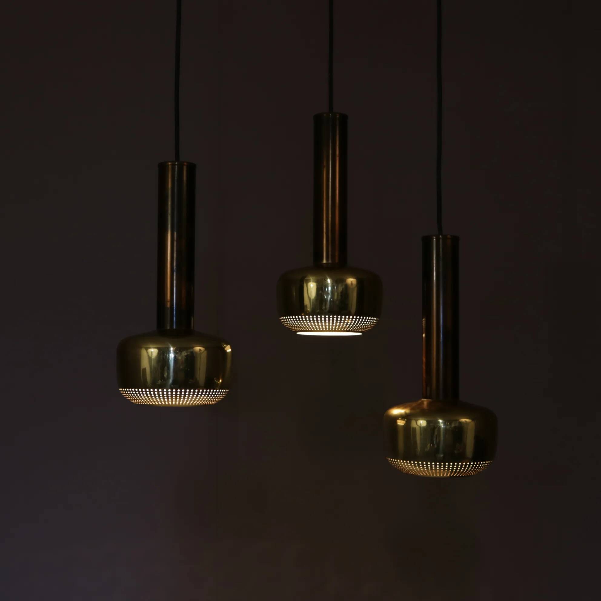 1950s VL56 lamp in brass / Vilhelm Lauritzen / Louis Poulsen, Denmark
