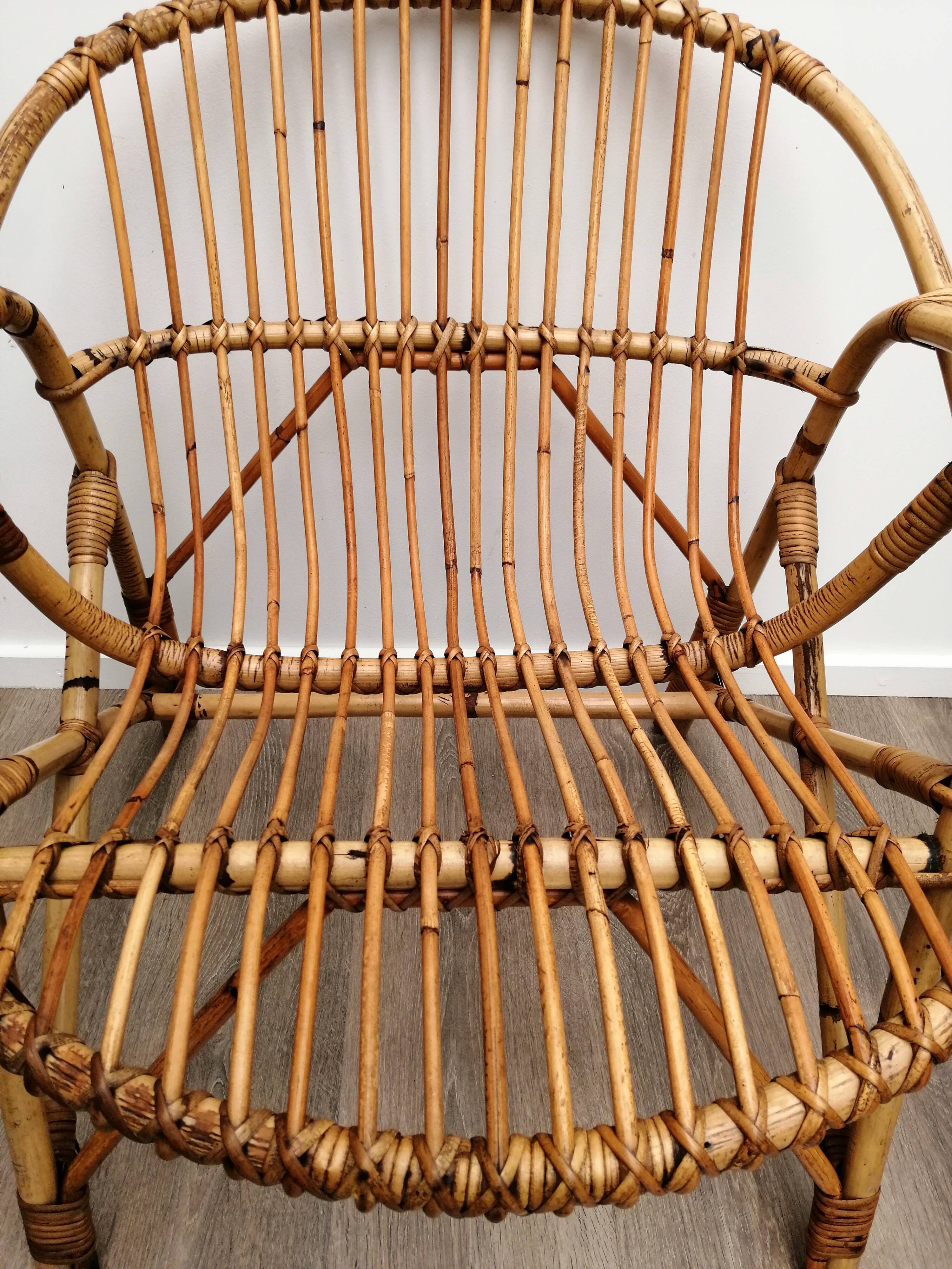 Tub rattan armchair
