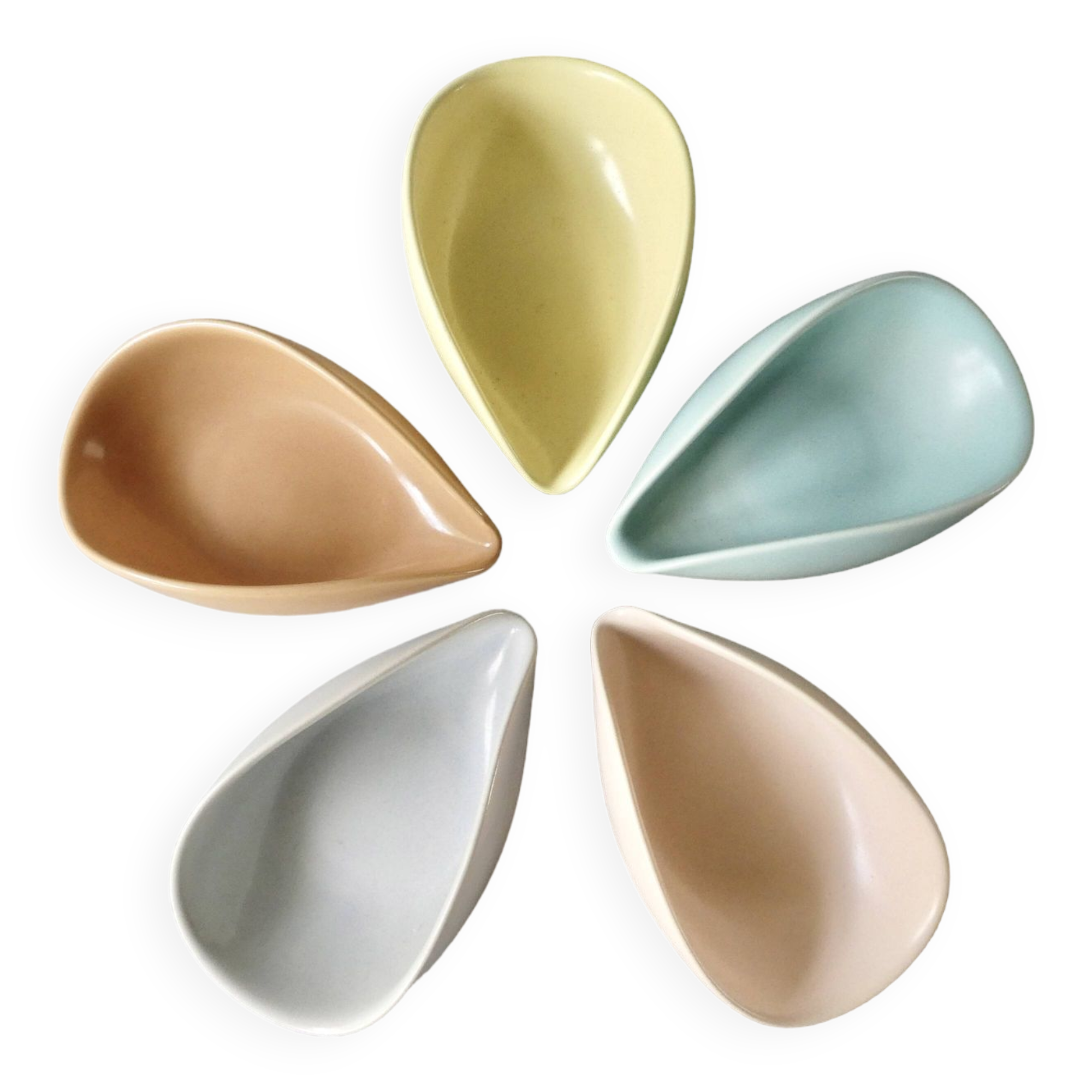 5 ceramic cups from the 50s, pastel tone