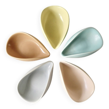 5 coupelles en céramique des années 50, ton pastel