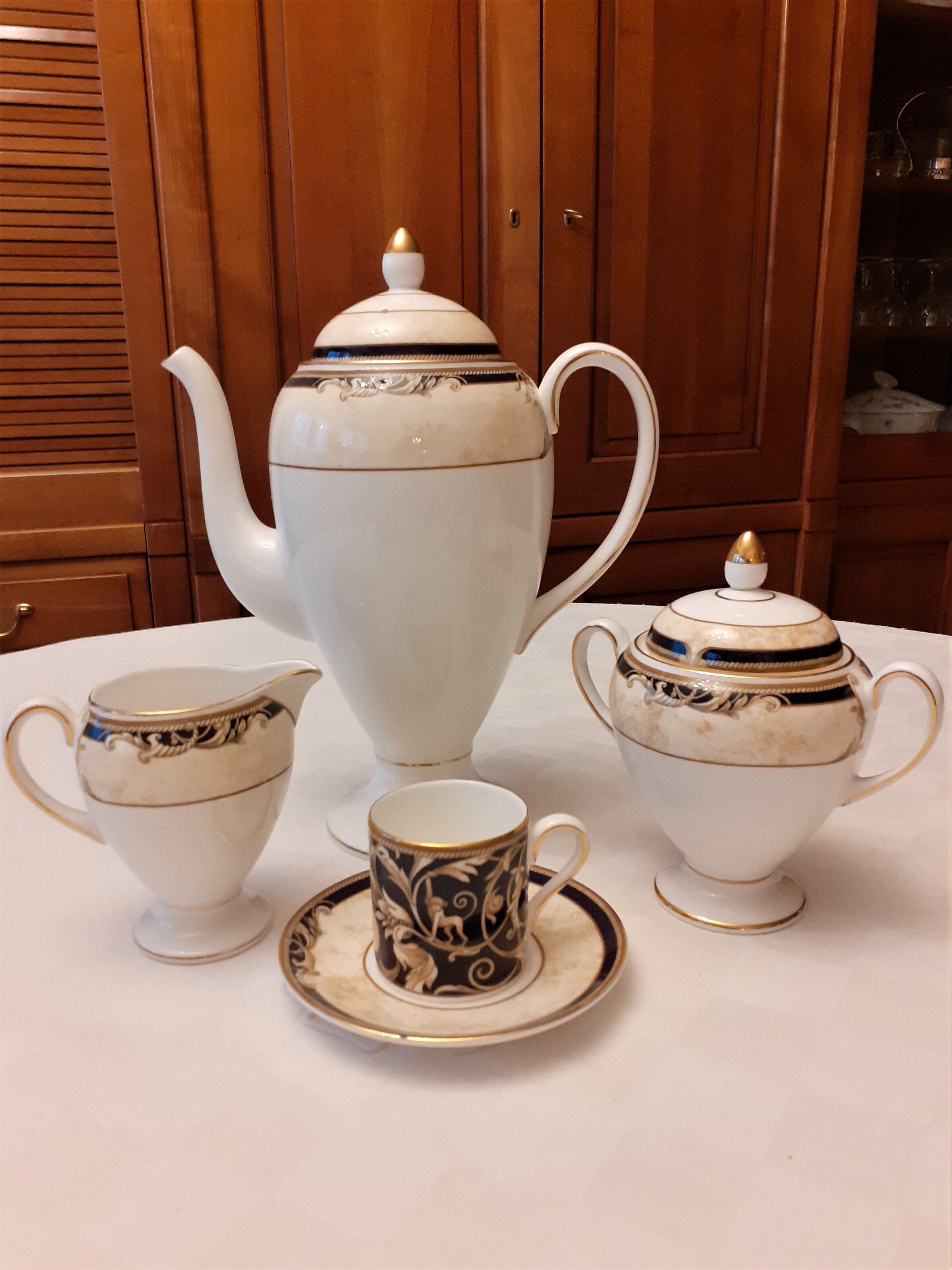 Table service Wedgwood fine porcelain model cornucopia