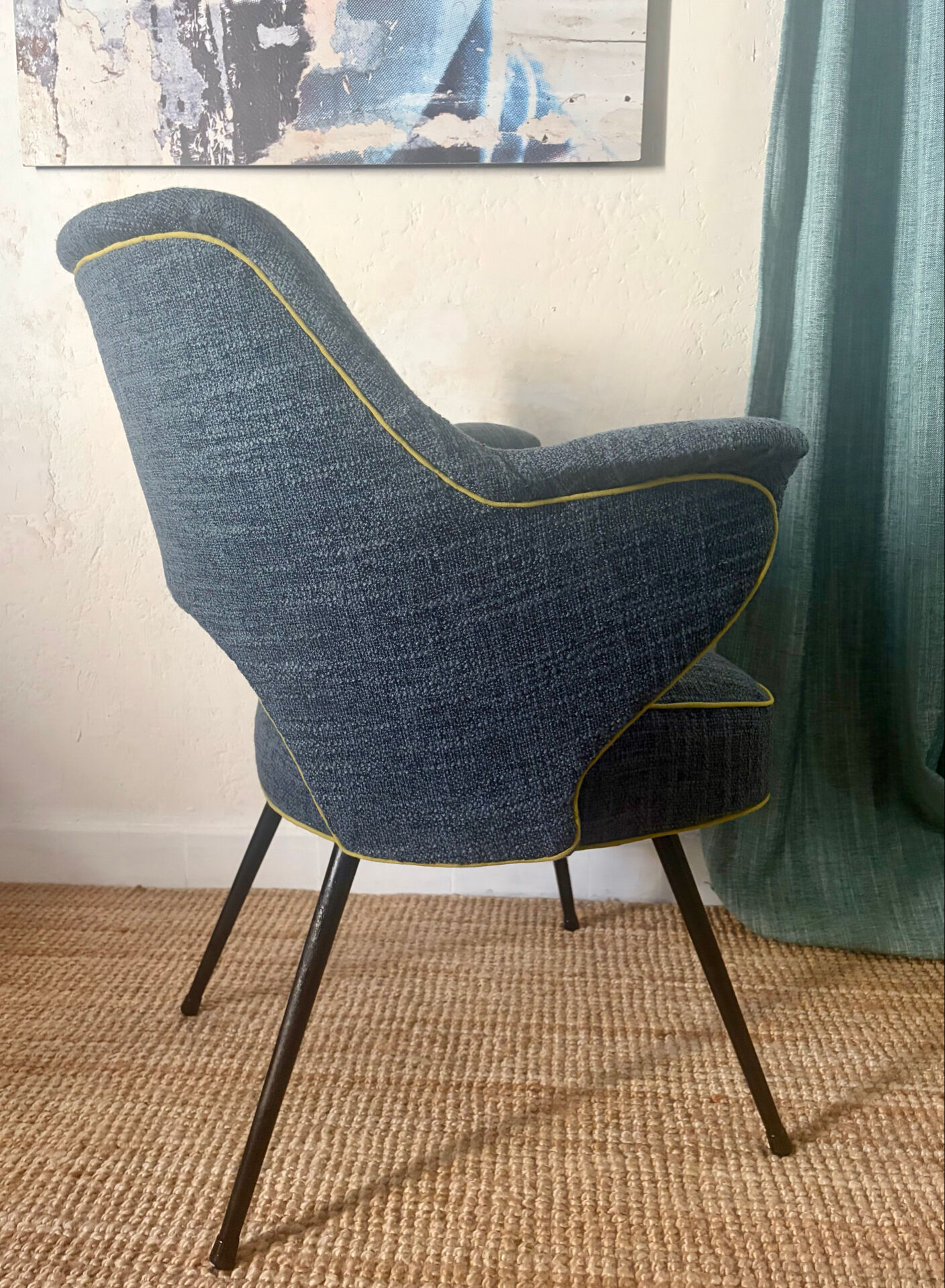 Conference style executive chair