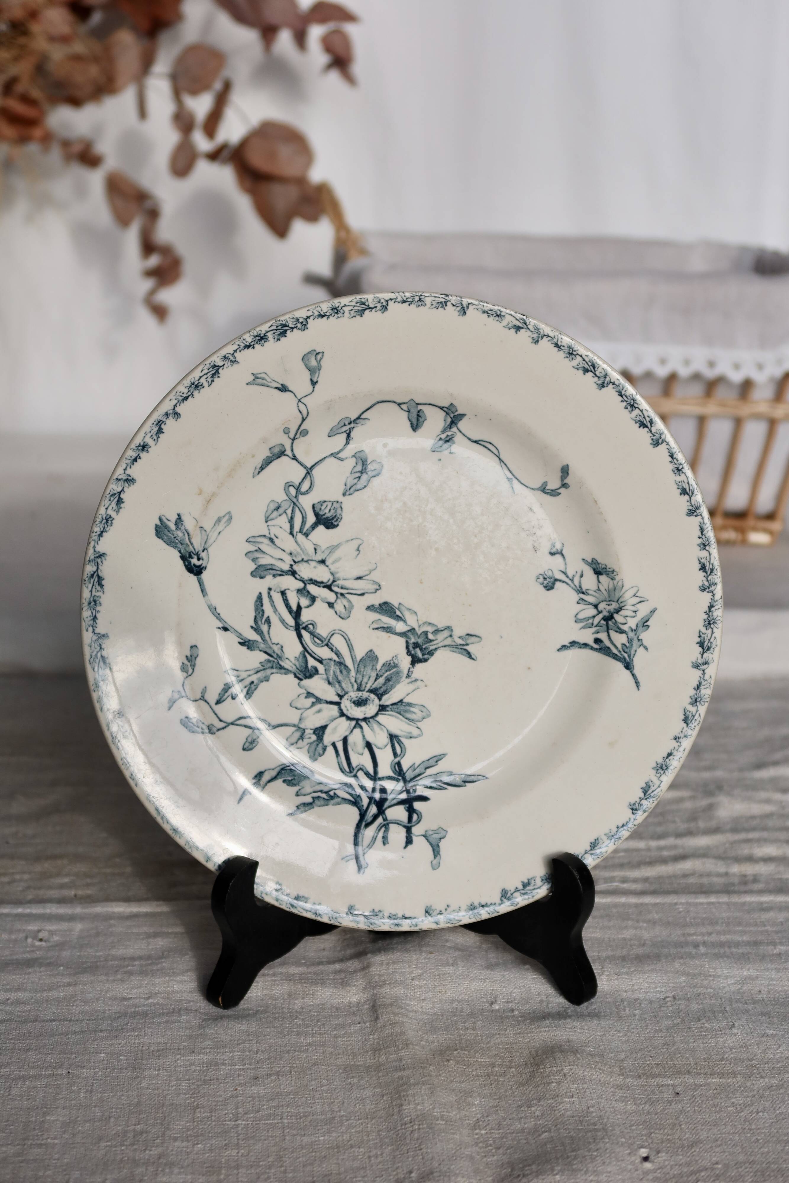 Antique Lunéville ironstone plate, K&G Marguerite pattern, blue and white