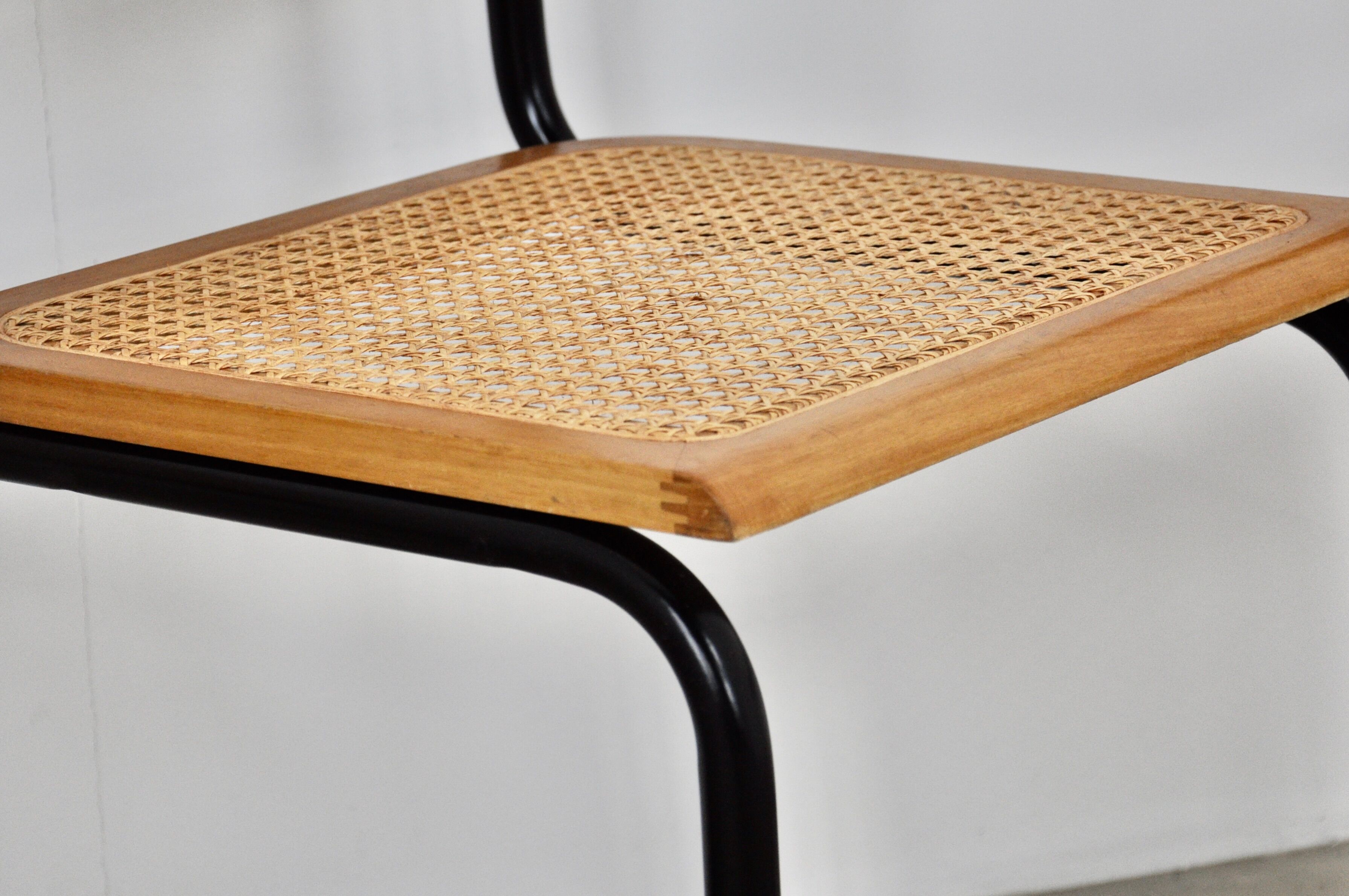 Dinning chairs B32 By Marcel Breuer