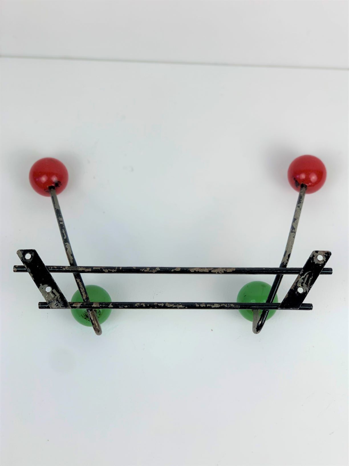 Vintage balls pateres