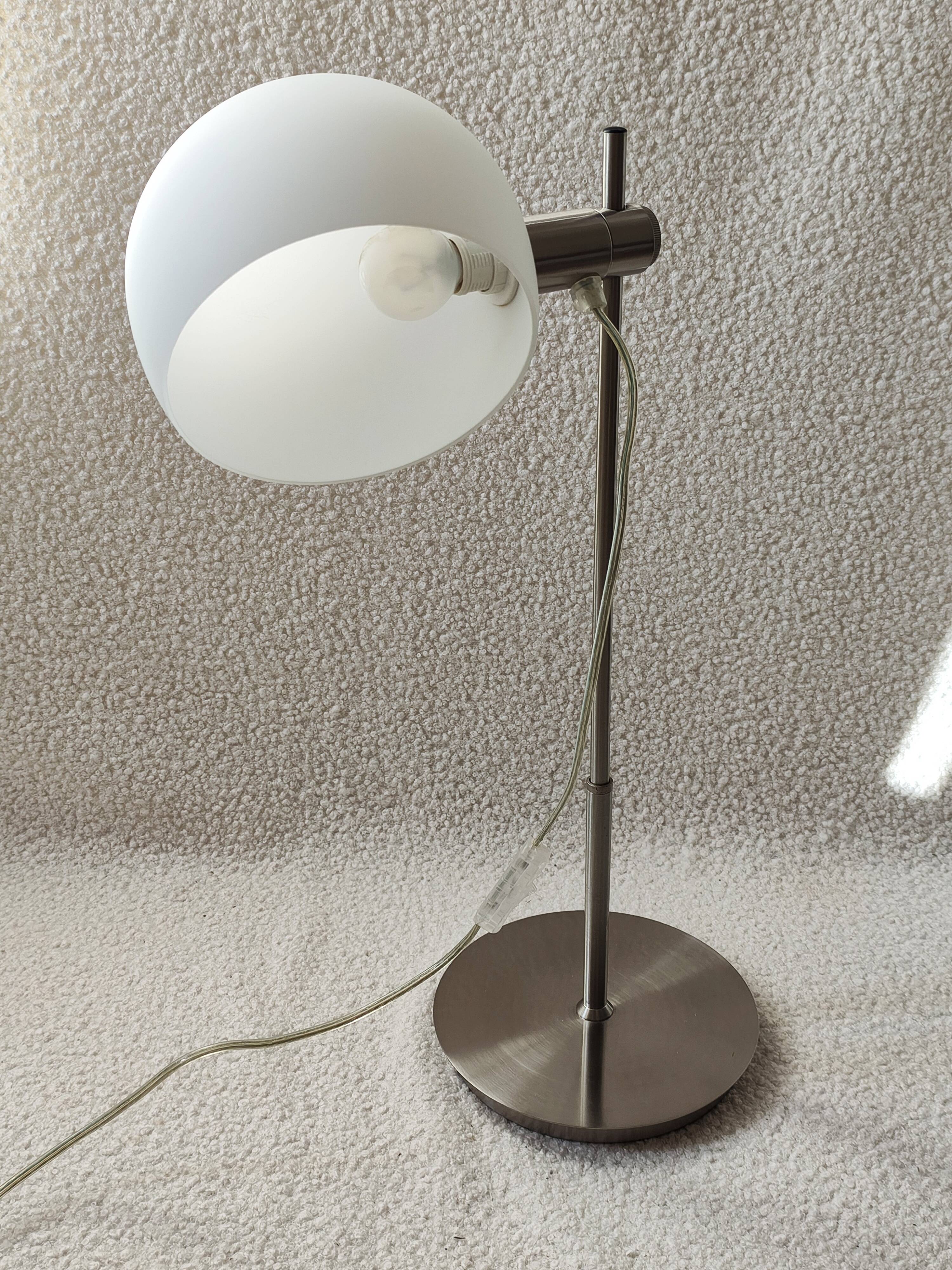 Table lamp from Mathias.
