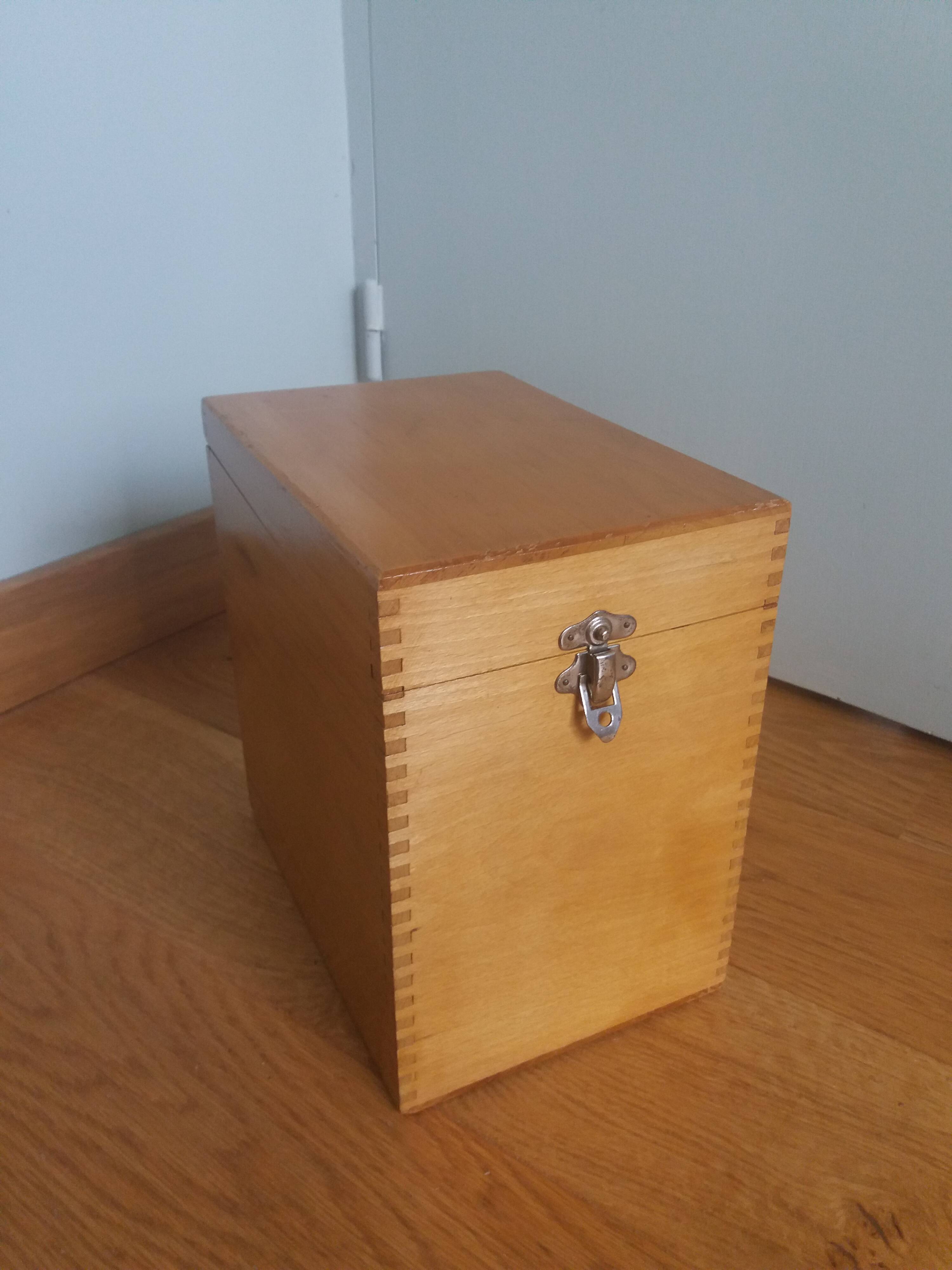 Wooden card box