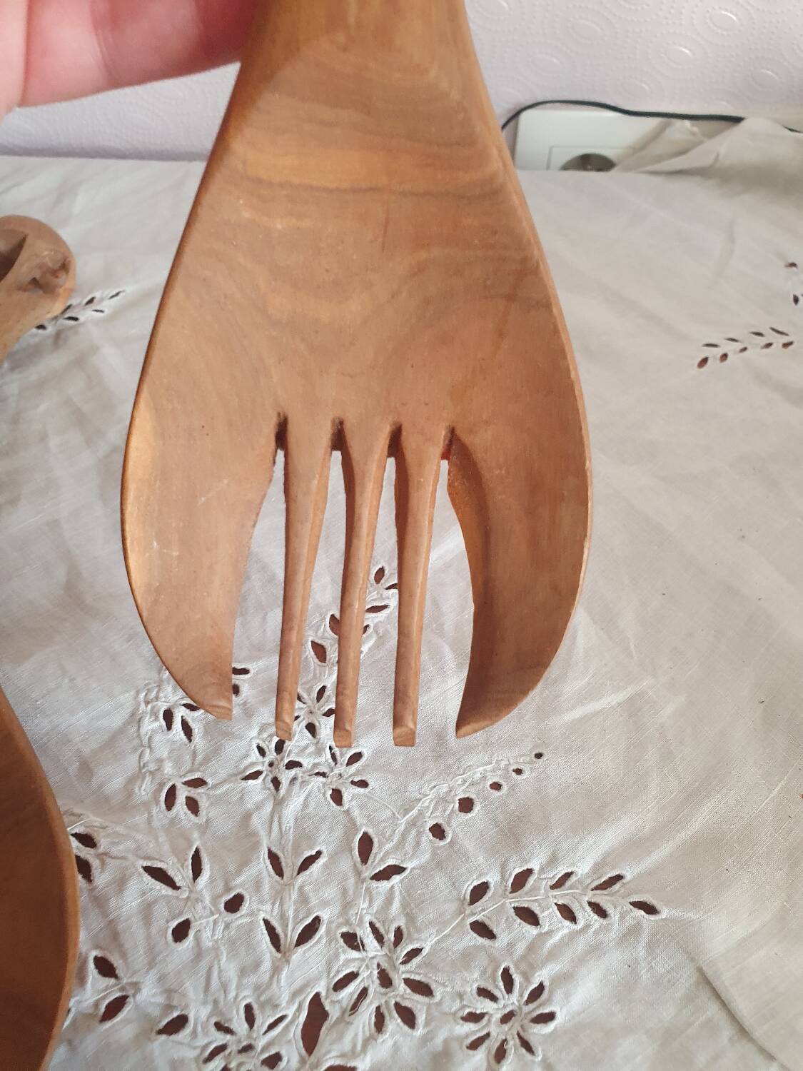 Couverts de service n bois sculpté art populaire vintage