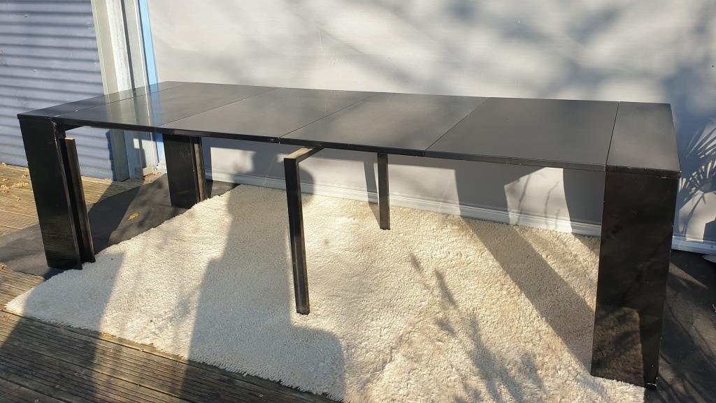 Table with extendable mechanism XXL black lacquer