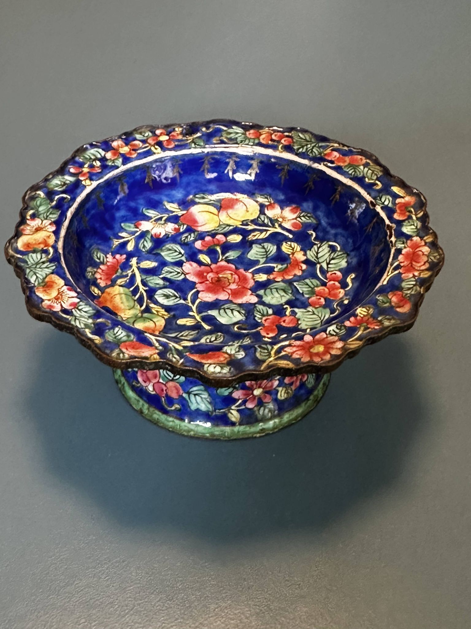 Pair of footed bowls in Canton enamel – China – floral decoration – F