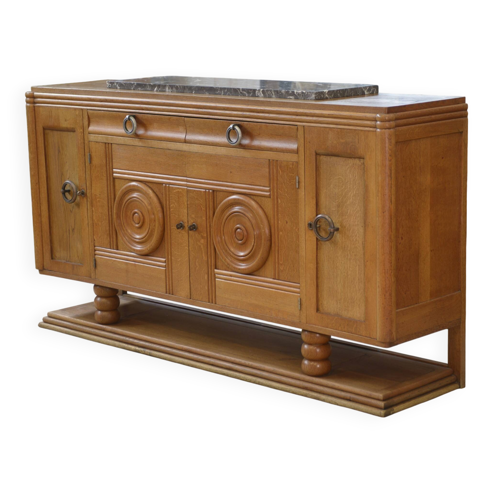 Buffet en chêne dans le goût de Charles Dudouyt 1930’s