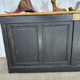 Old counter with 8 doors