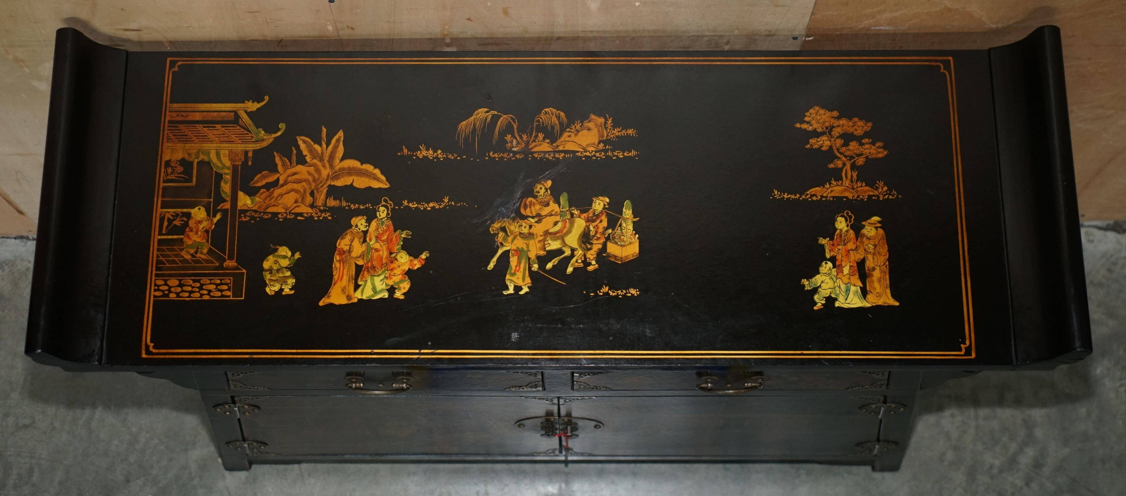 Chinese buffet mid-20th century pagoda temple style