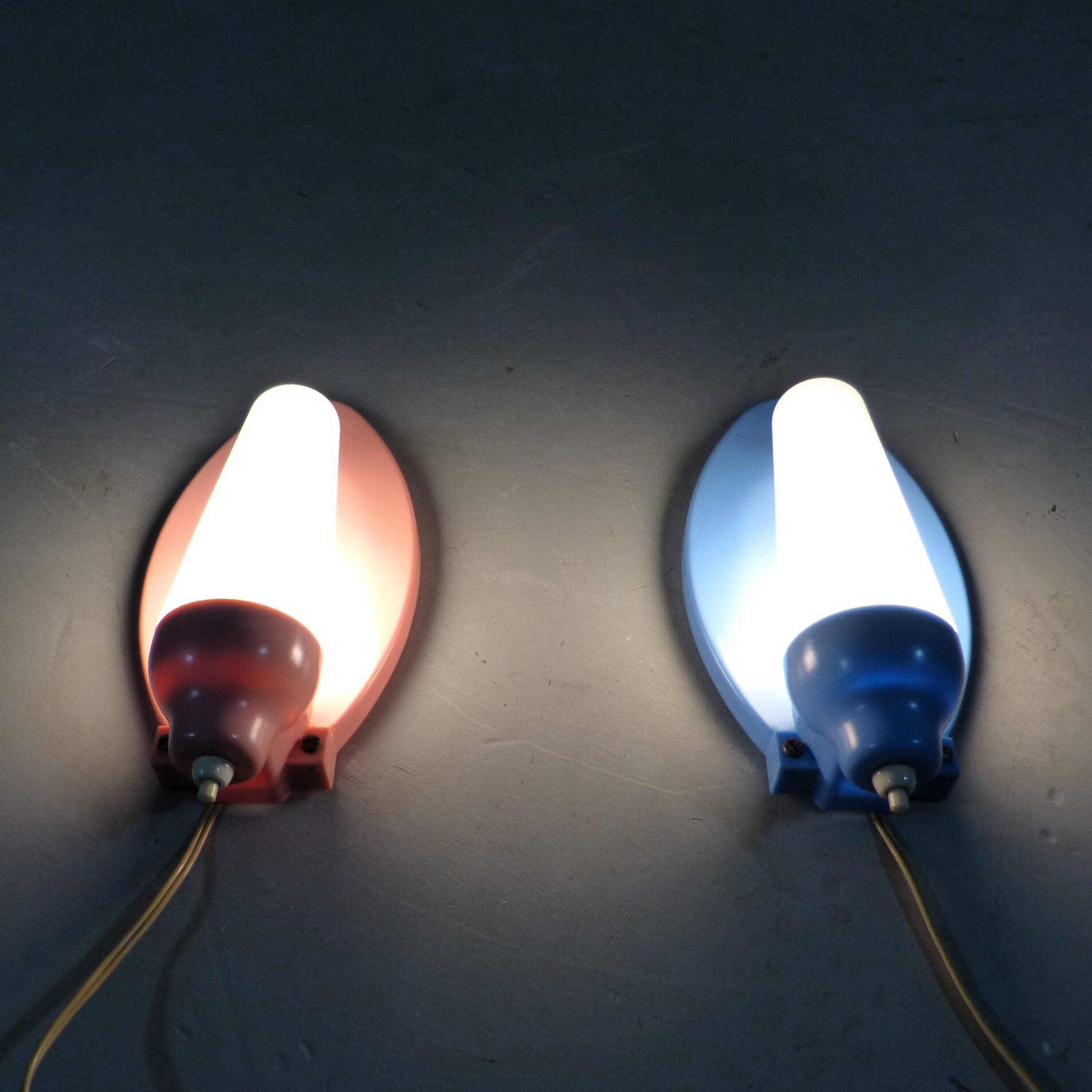 Set of 2 Wall lamps pink & blue 1950’s