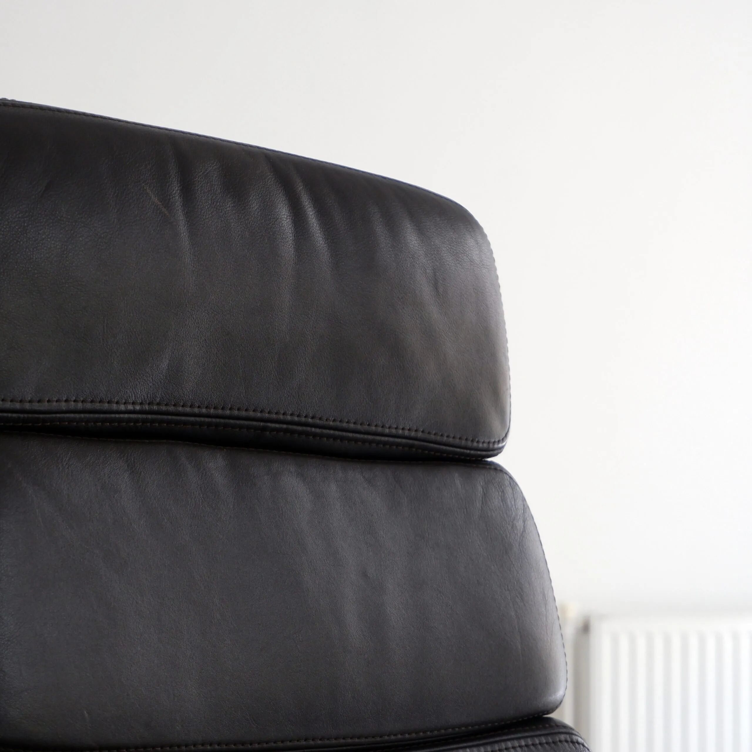 EA219 office swivel chairs by Charles & Ray Eames for Herman Miller