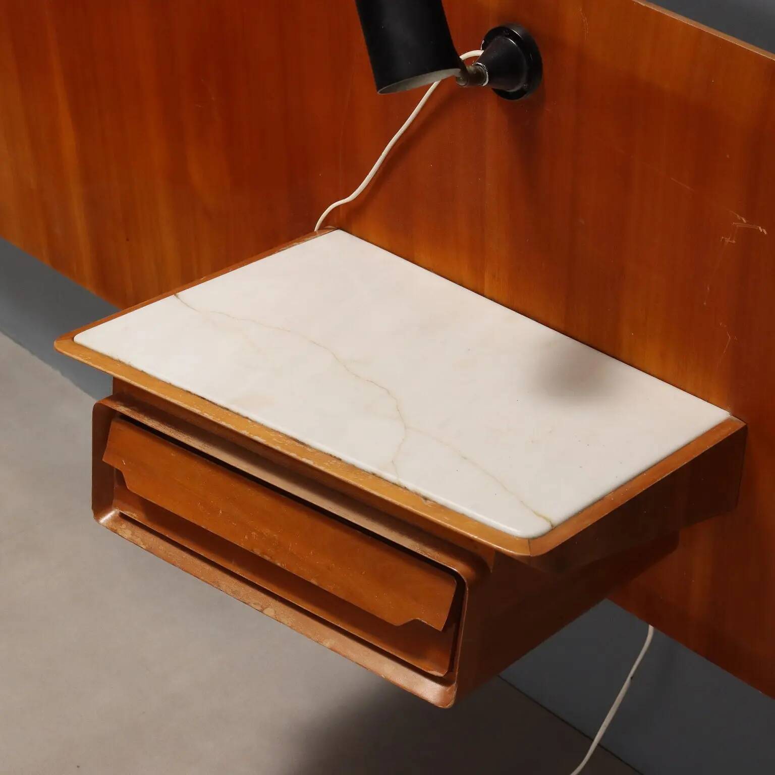 Tête de lit vintage avec tables de chevet Galleria Mobili d'Arte Cantù années 1950