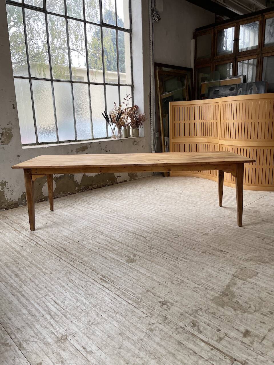 Farmhouse table with spindle legs 2.50m