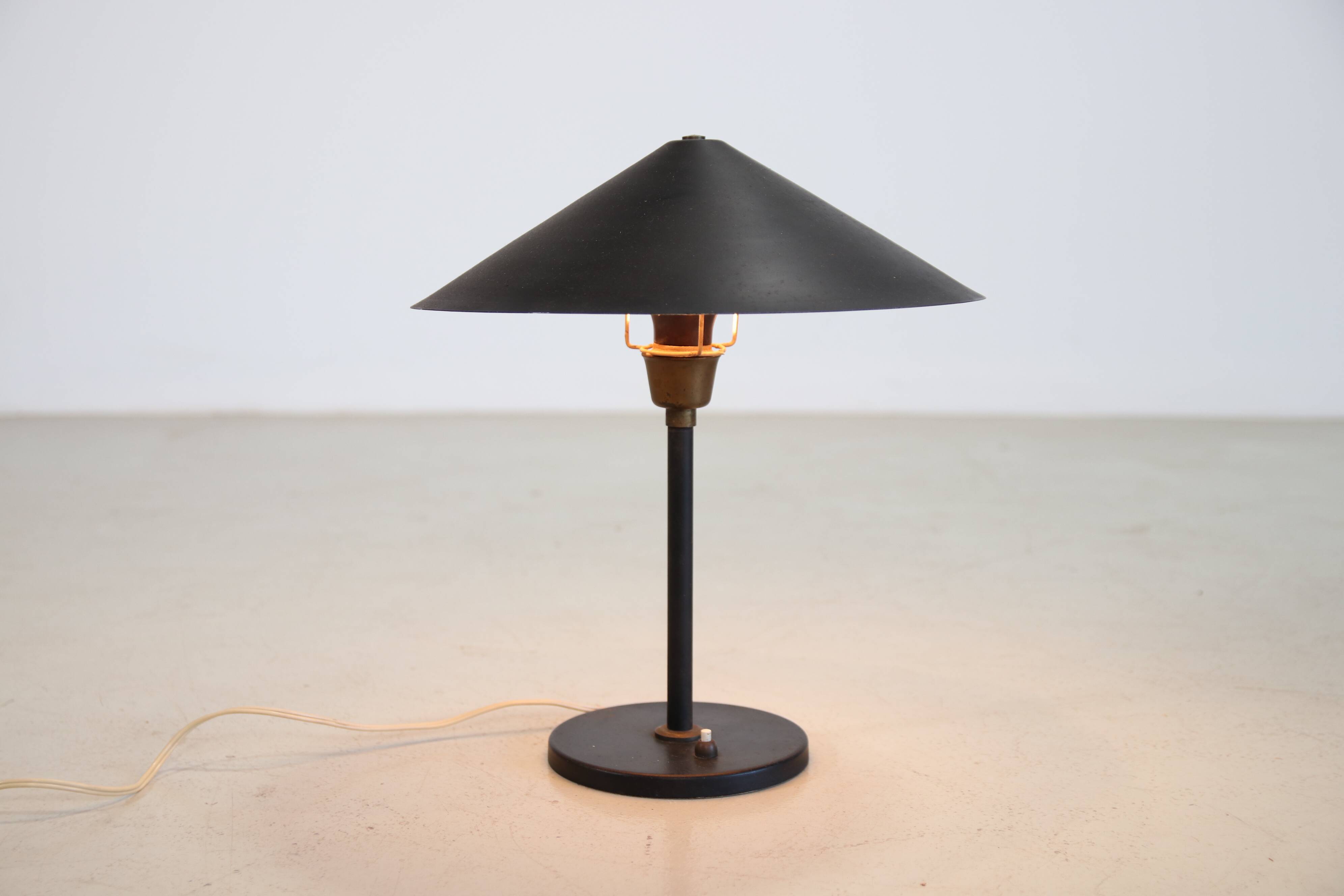 Lampe de table danoise vintage noire