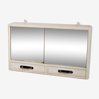 Retro cream medicine cabinet with mirrors