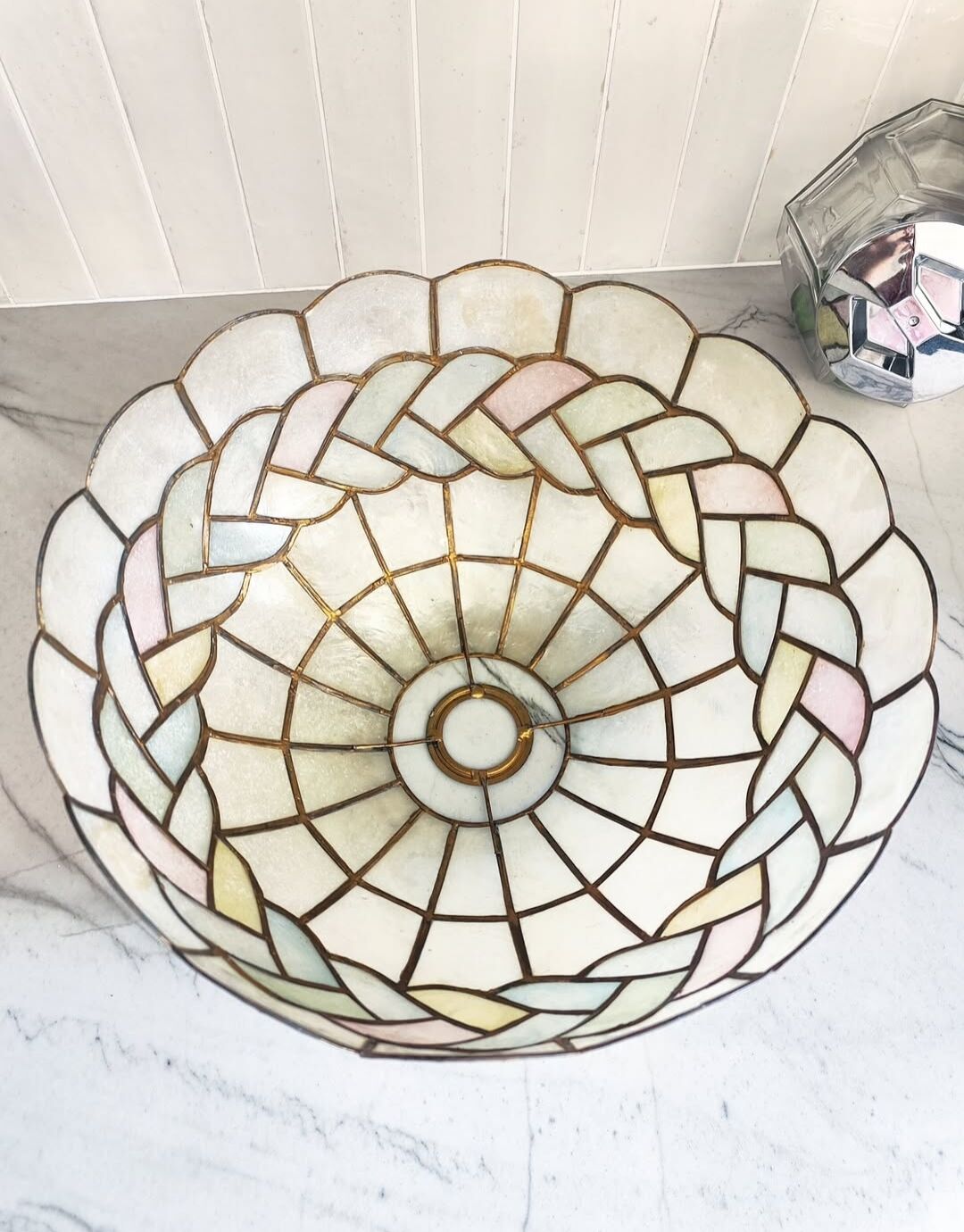 Mother-of-pearl lampshade