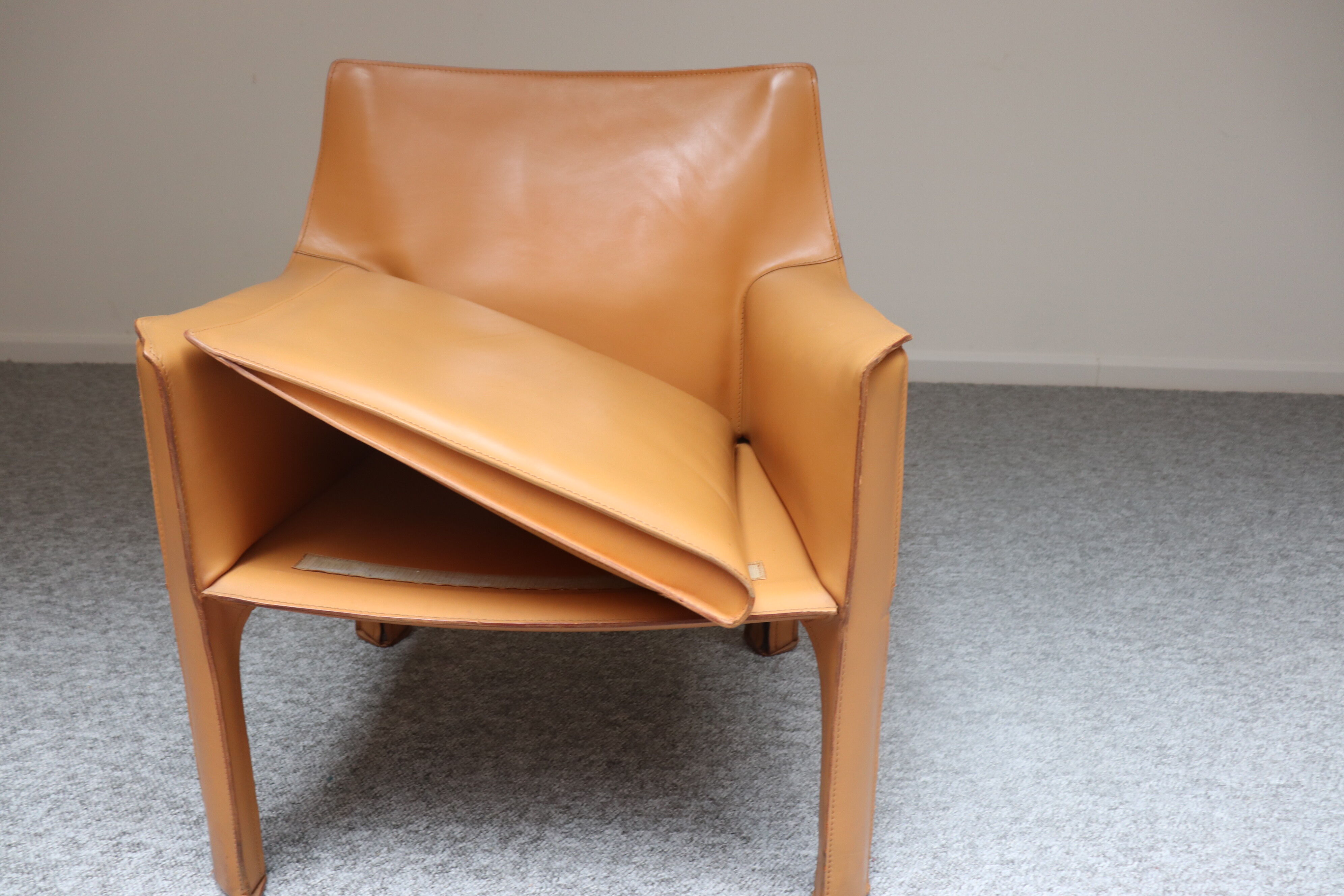 CAB 414 easy chair design by Mario Bellini, Cassina