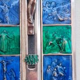 Crucifix en métal et émail