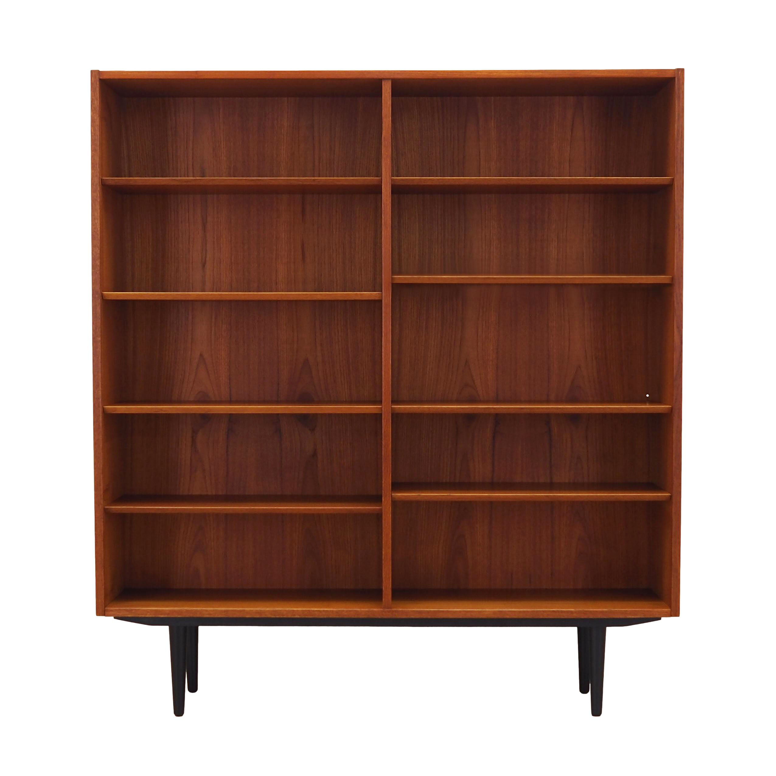 Teak bookcase danish design 1970s by Hundevad & Co