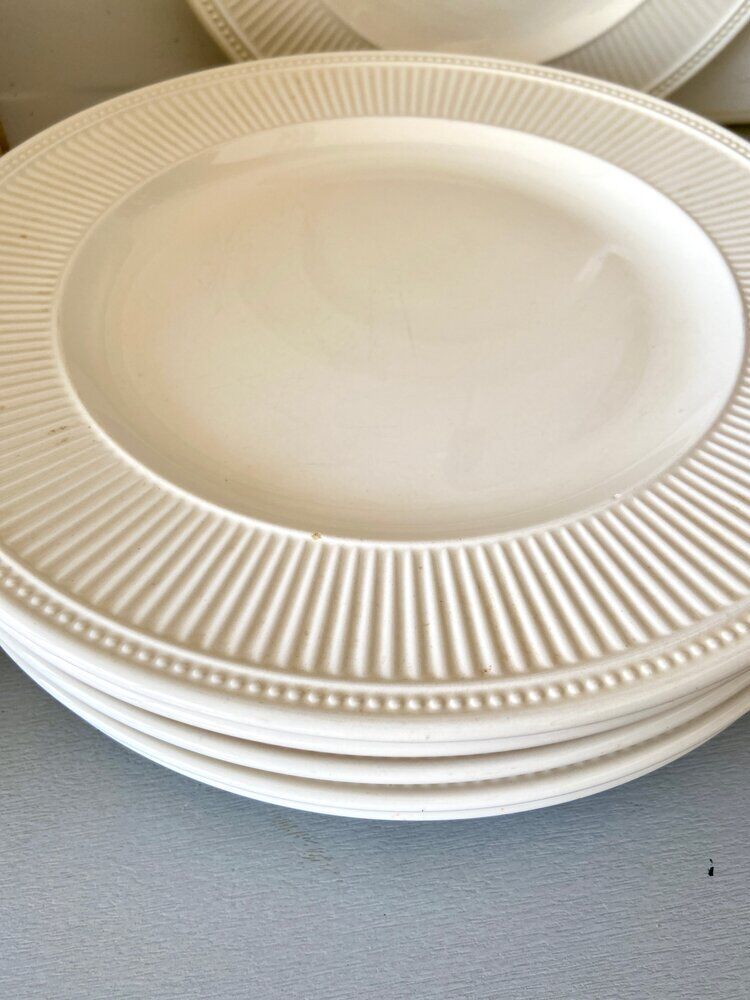 6 plates in unbleached earthenware