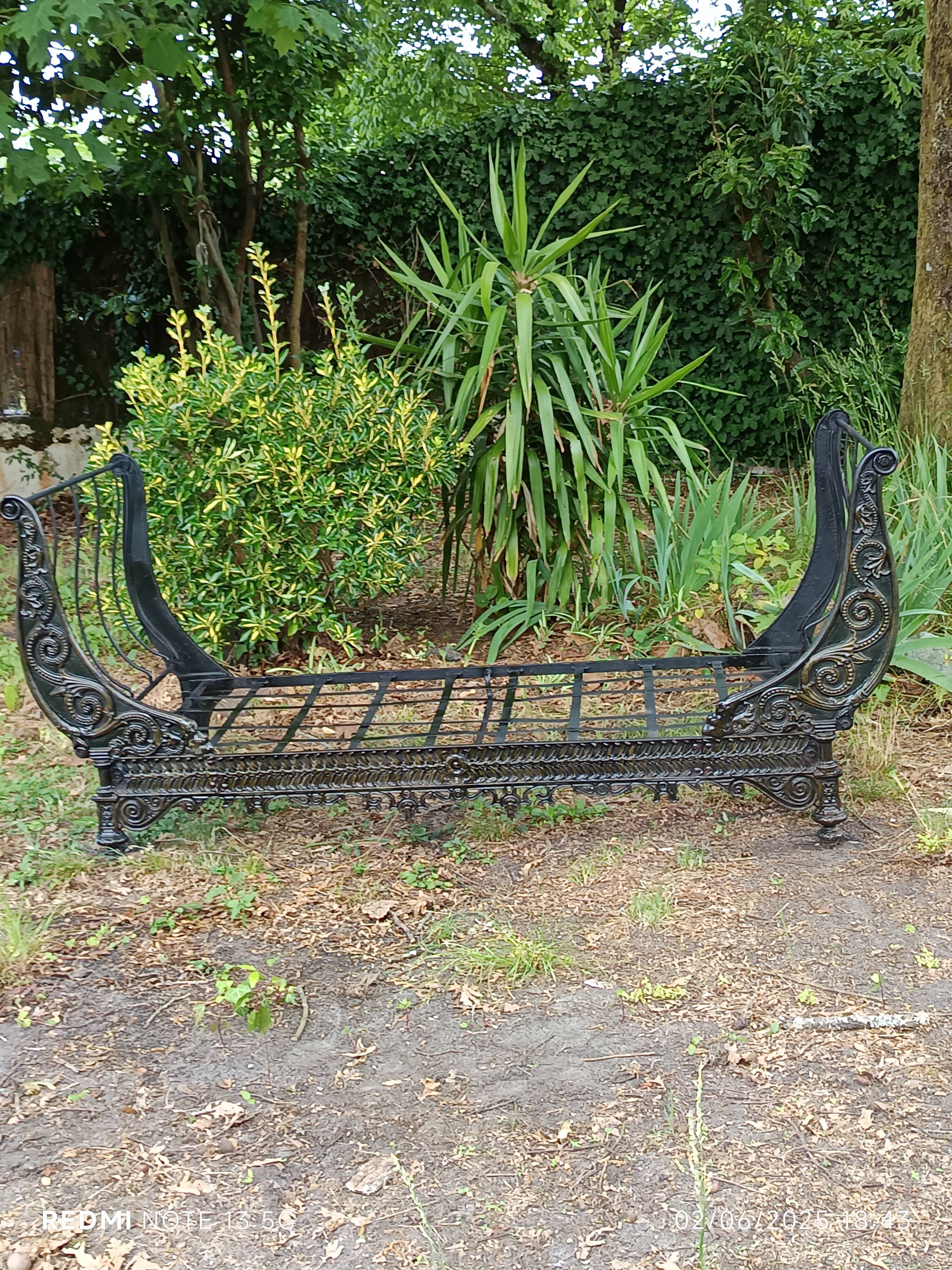 rare Napoleon III cast iron and wrought iron sofa bed, 19th century