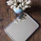 Rectangular barber mirror to pose