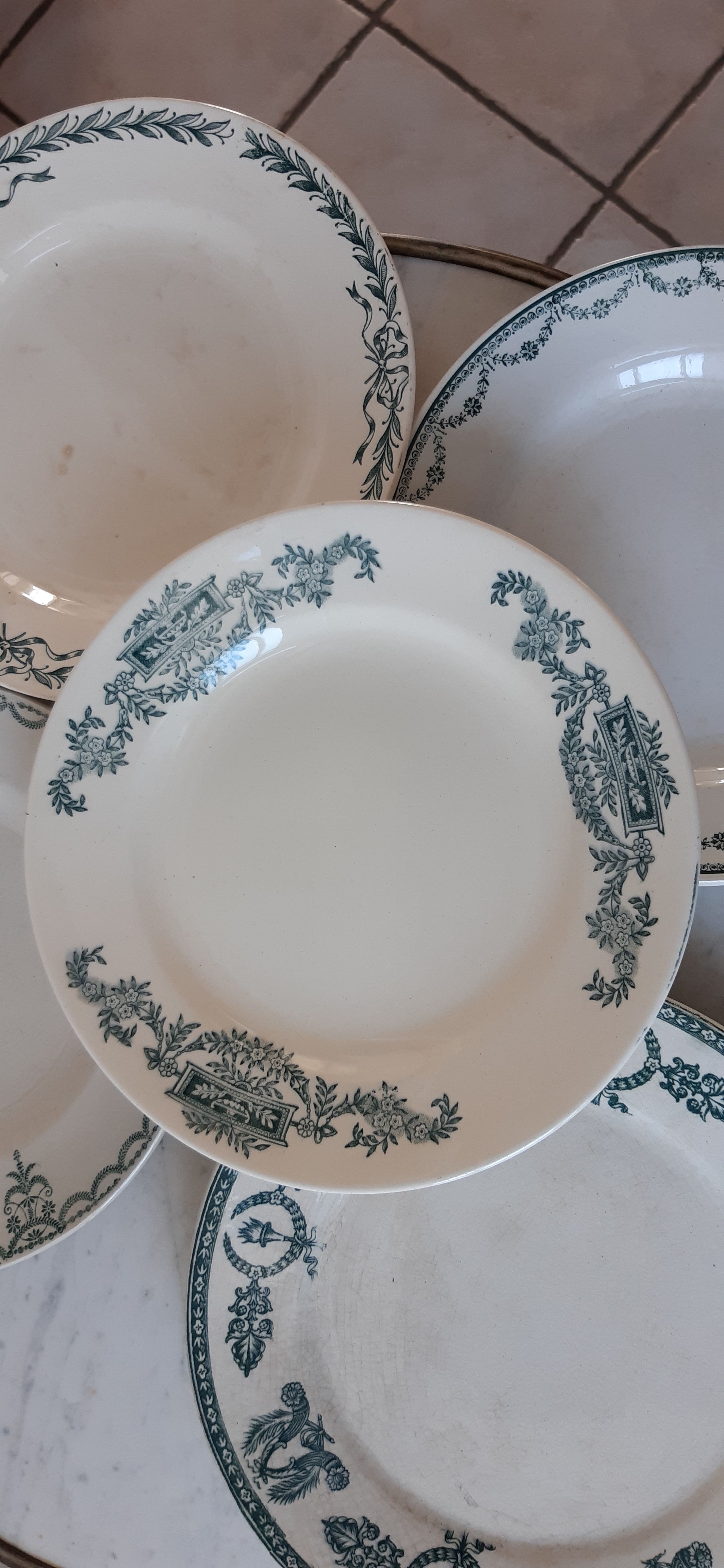 Set of 6 flat plates mismatched nineteenth century, St Amand, Digoin, Moulin des Loups, Lonchamp