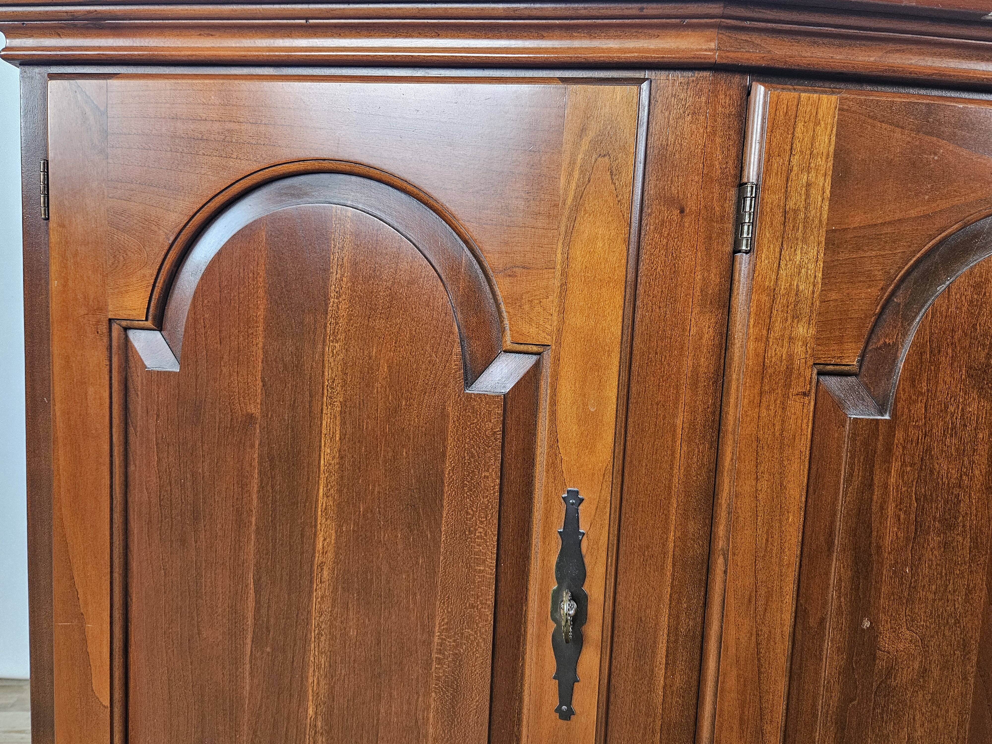 Buffet de salon ou d'entrée en merisier par Fantoni