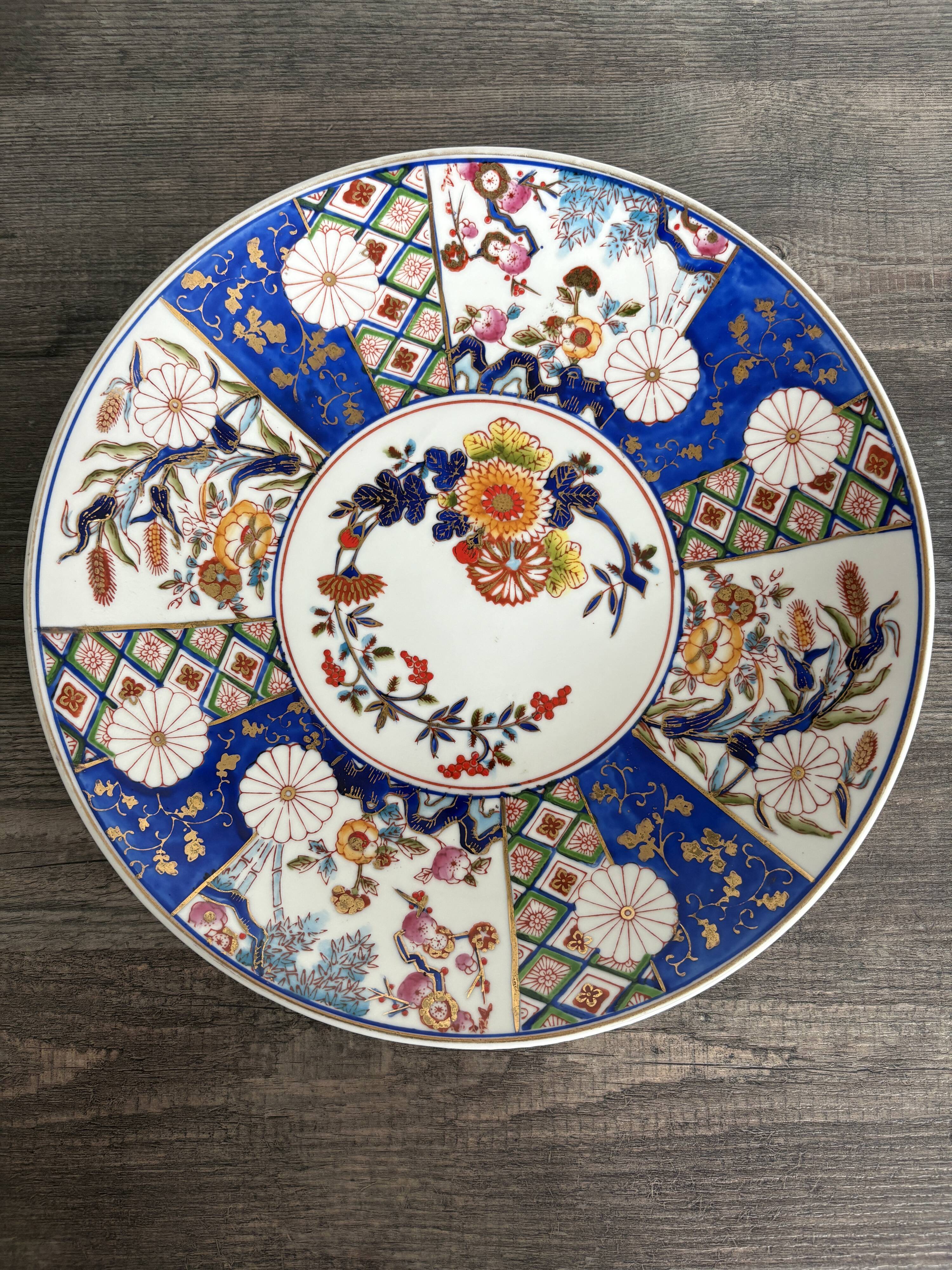 Large antique Imari porcelain dish