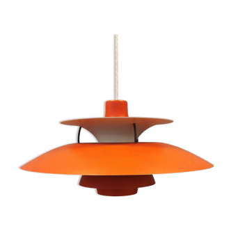 PH 5 hanging lamp, designed by lamp master Poul Henningsen (PH) and produced by  Louis Poulsen