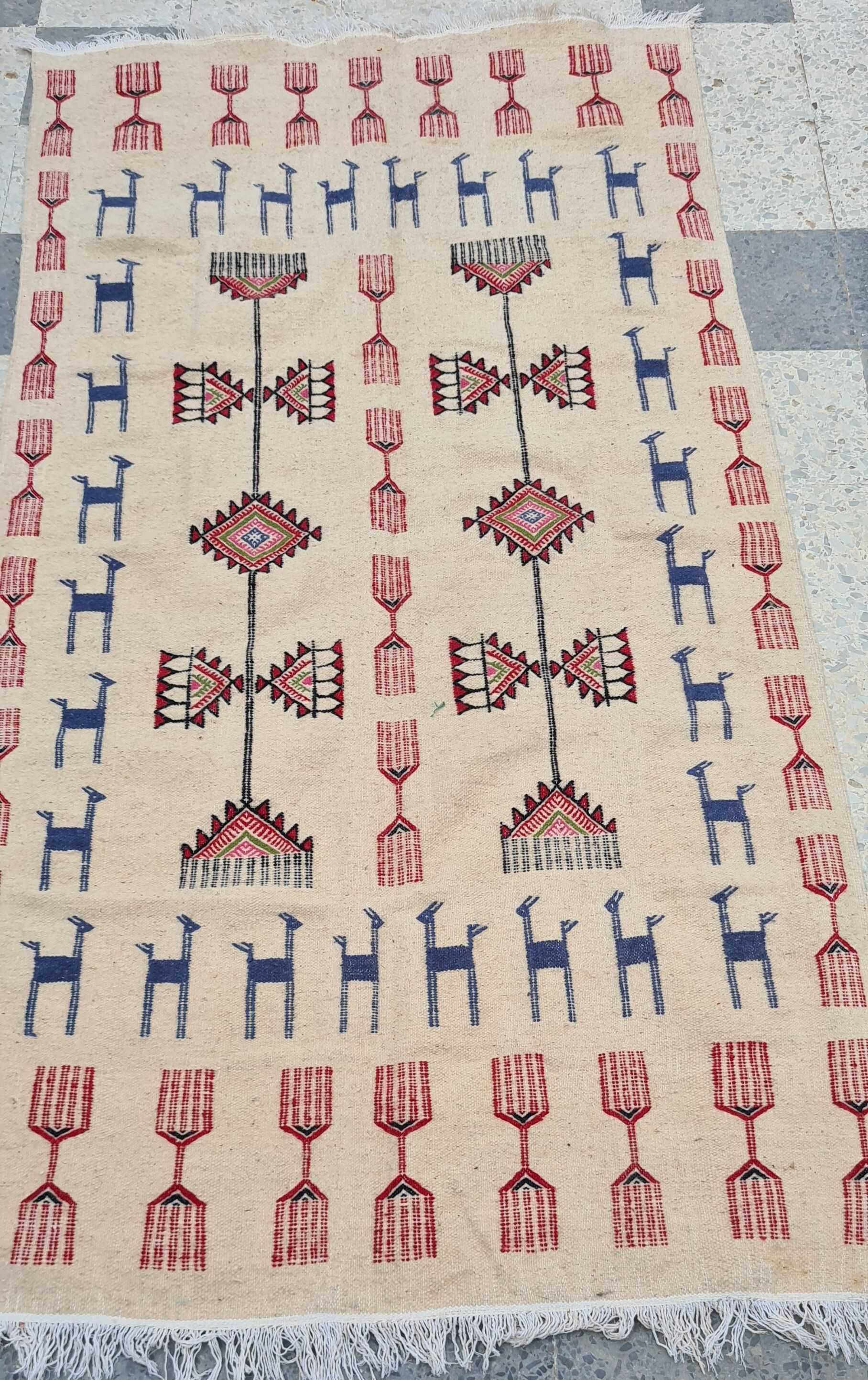 Tapis kilim beige à motifs multicolores fait main en pure laine