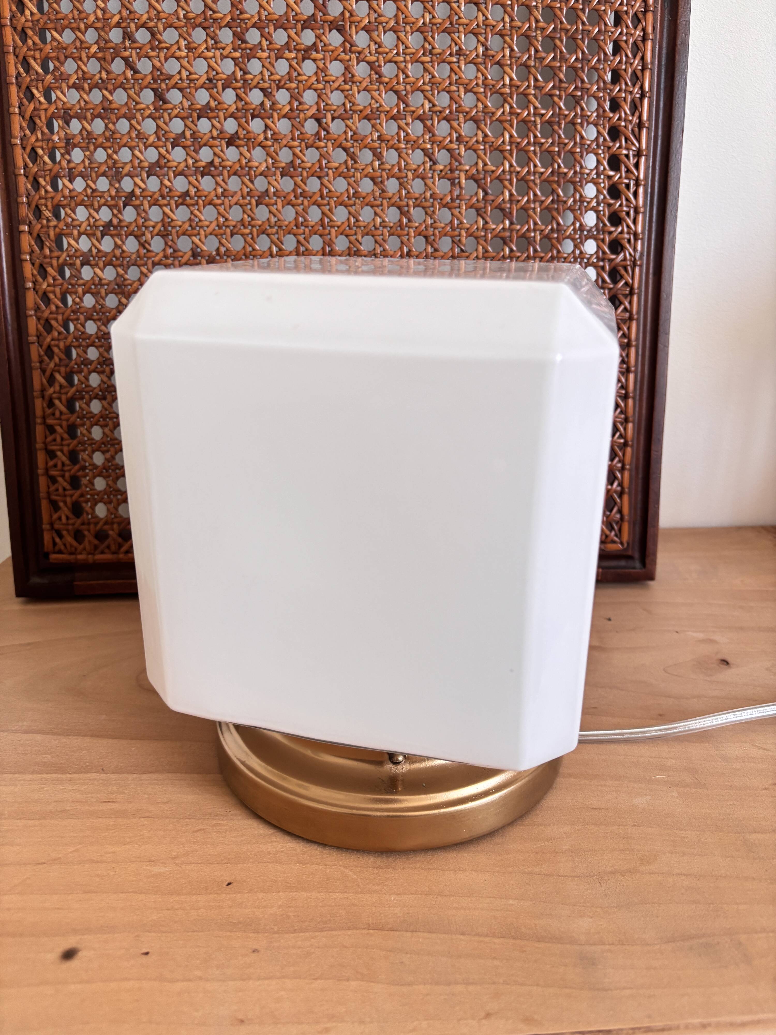 Cubic opaline table lamp