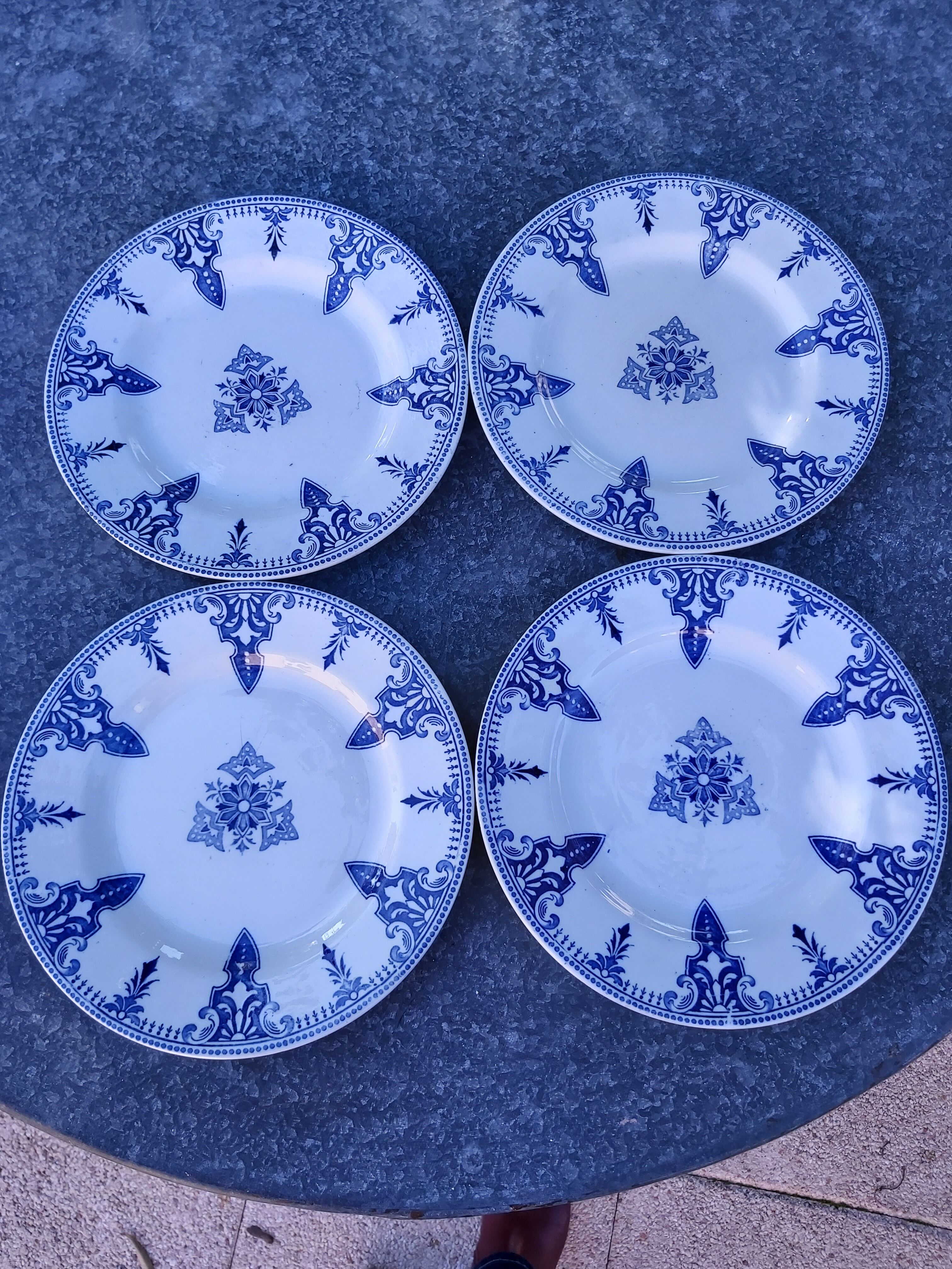 4 plates Lunéville model Petersburg