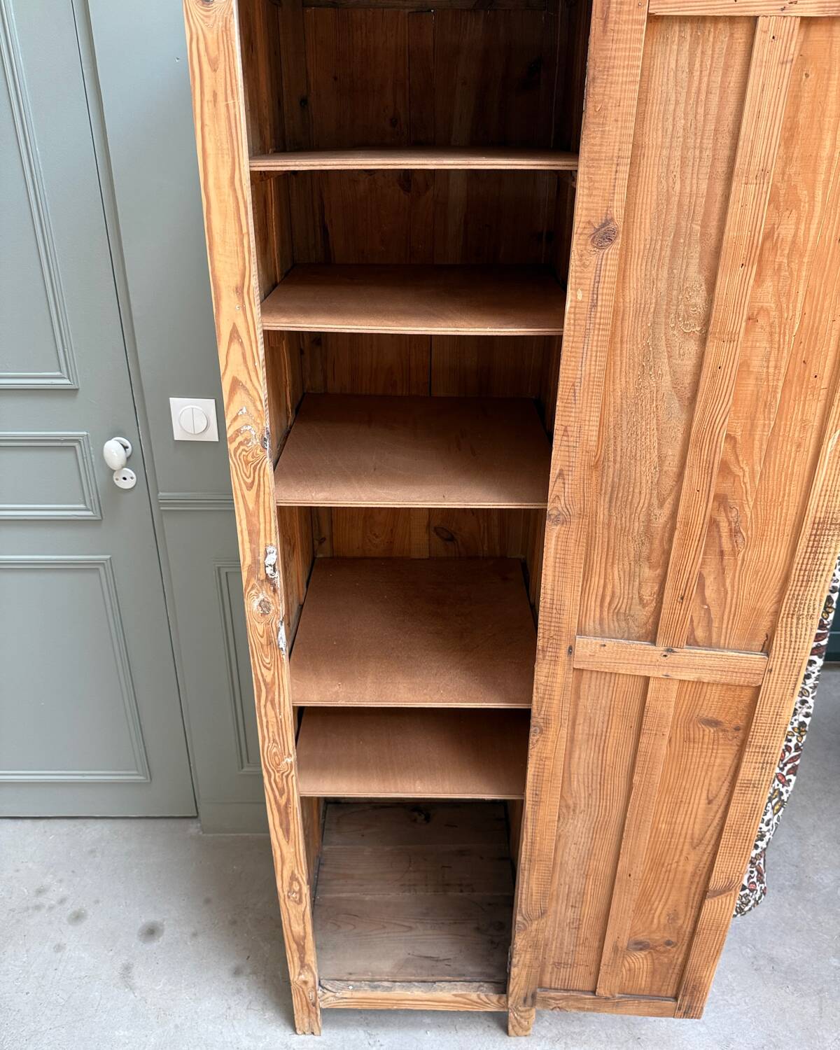 Old locker type bonnet maker (renovated)